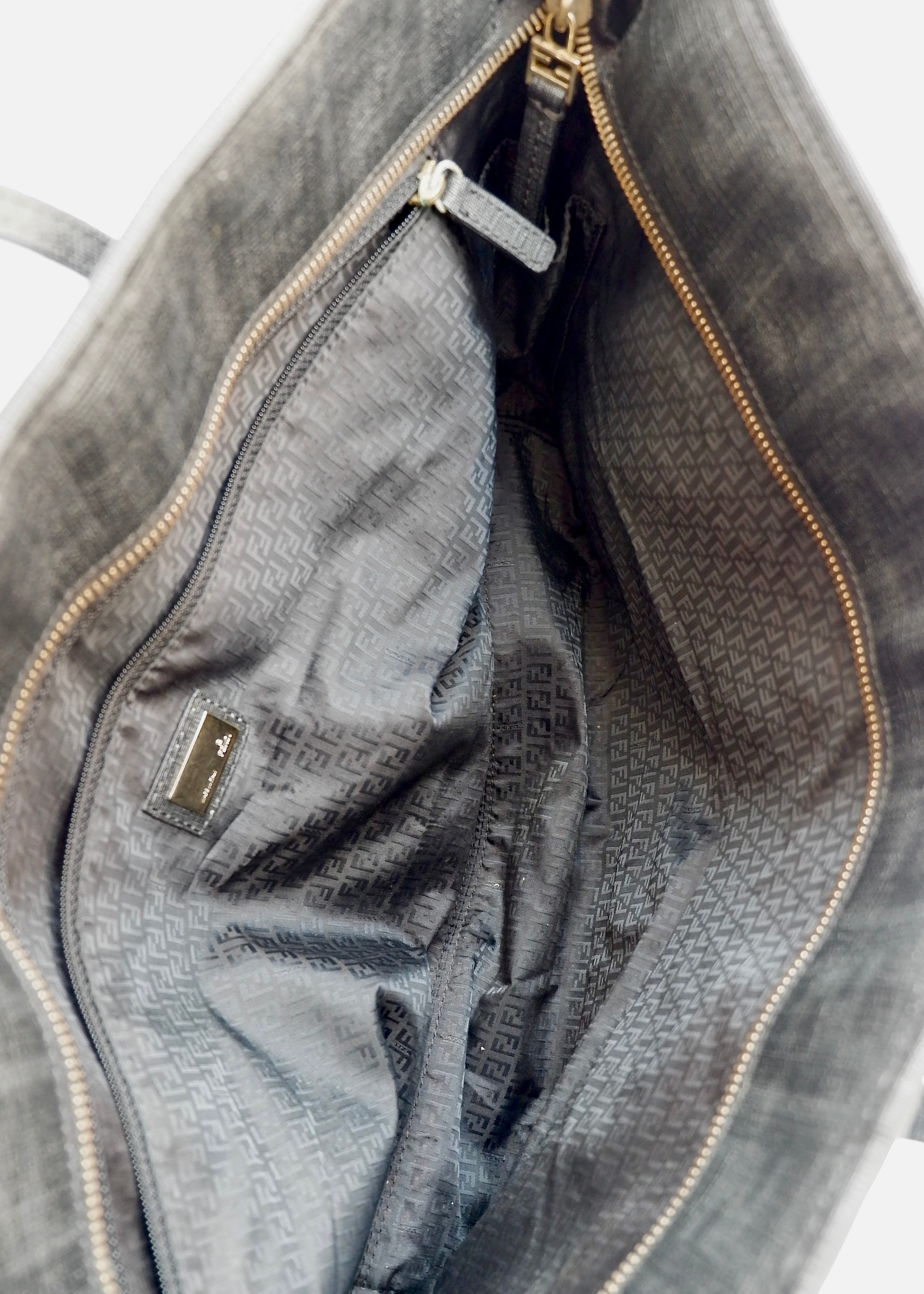 Sac cabas Fendi Zucca en toile enduite noire d'occasion authentique