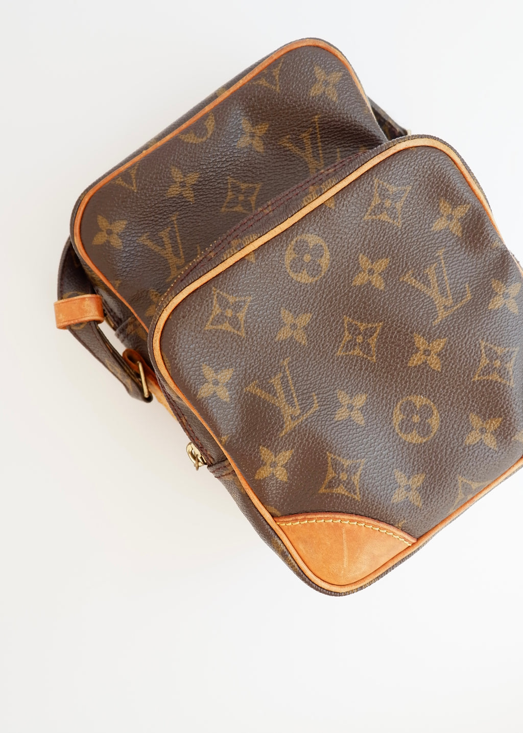 Sac bandoulière Louis Vuitton Amazone Monogram authentique d'occasion