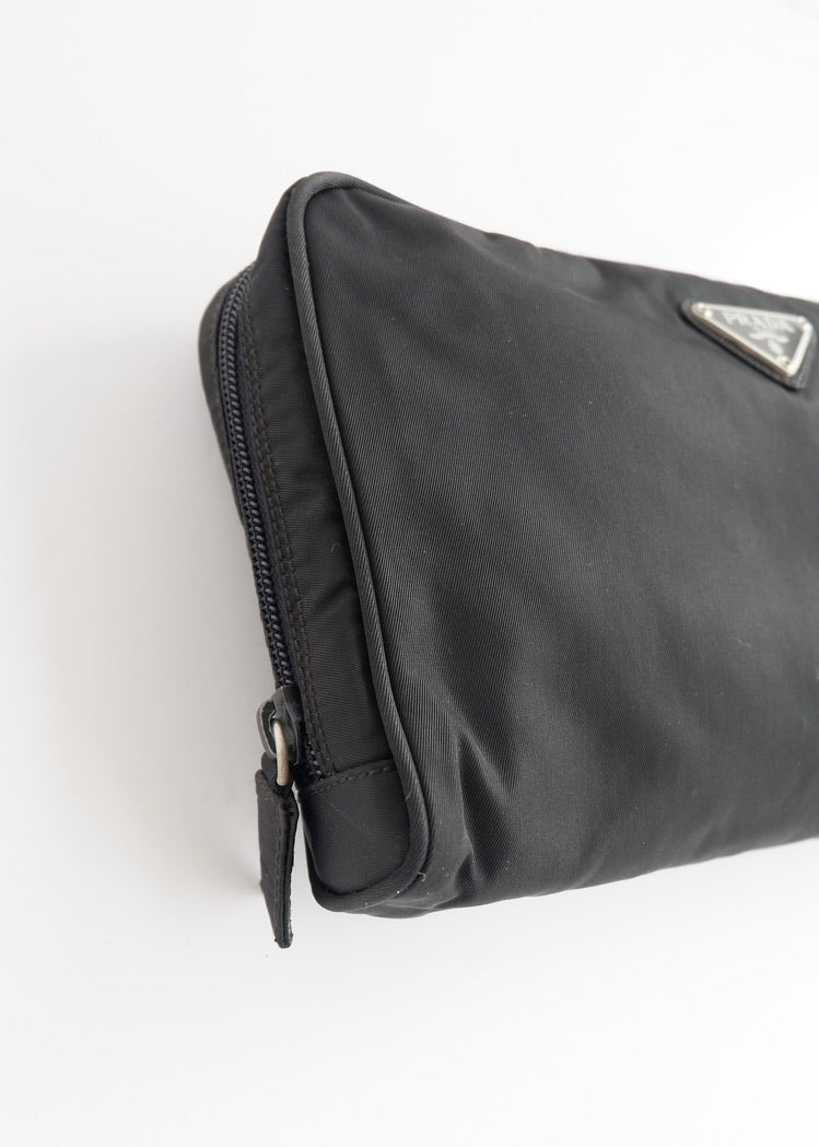 Pochette Prada authentique d'occasion en nylon noir