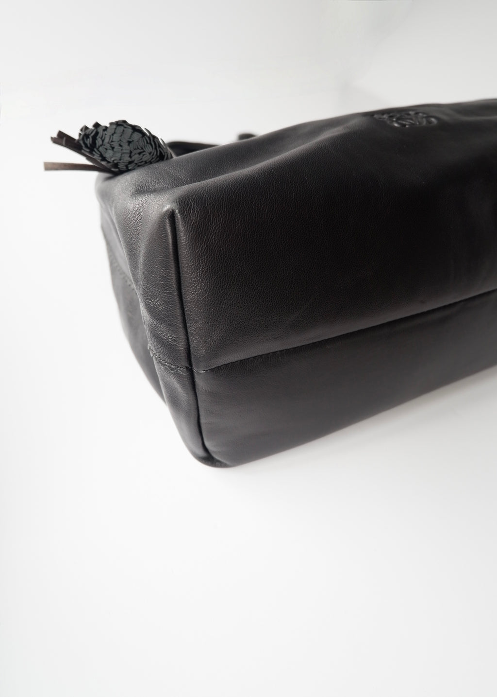 Preowned Loewe Black Leather Hobo Shoulder Bag