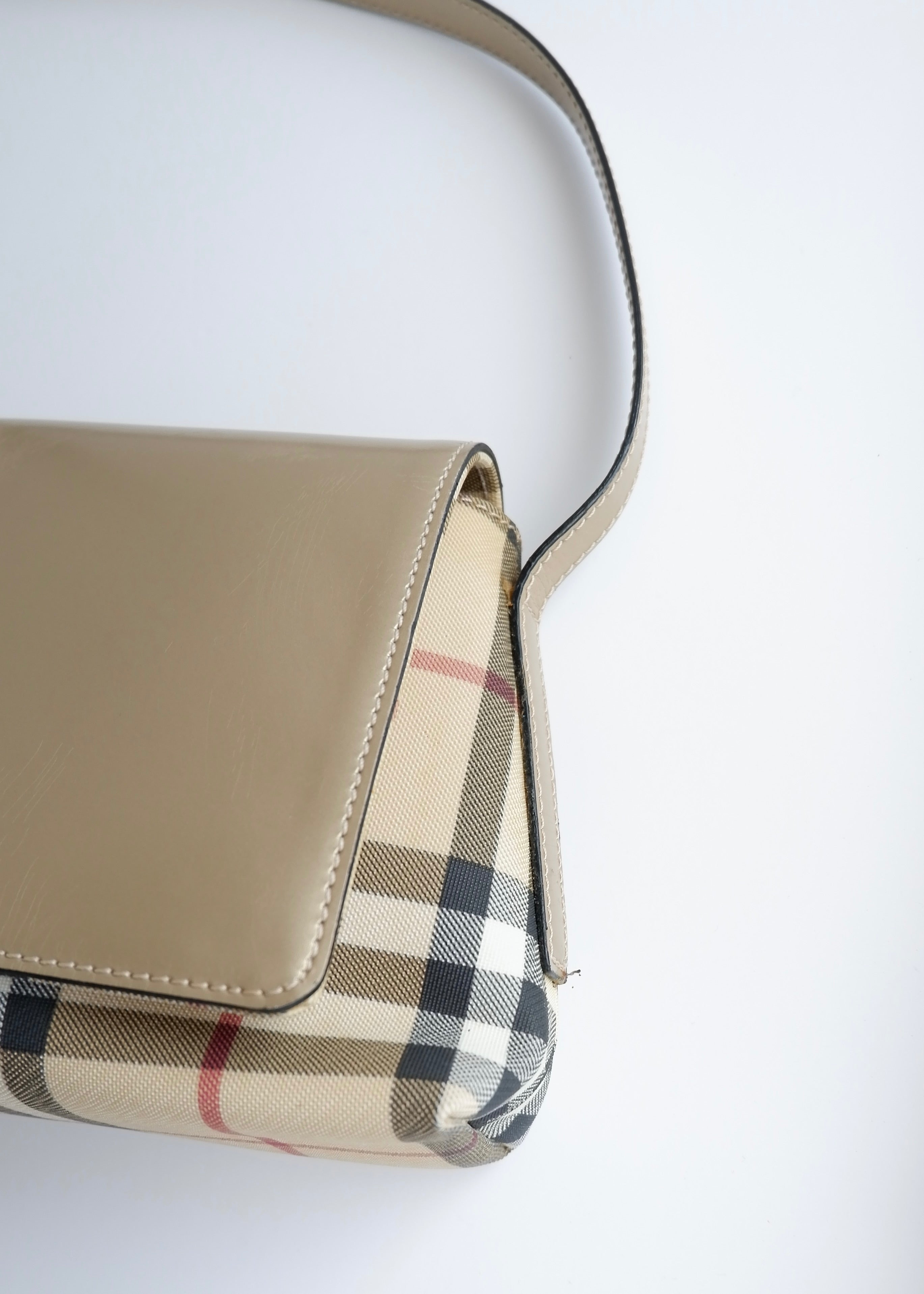 Authentique sac à bandoulière Burberry Nova Check vintage d'occasion