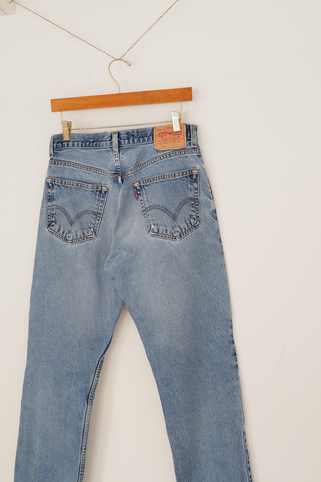 Levis 505 Medium Wash Jeans - 31