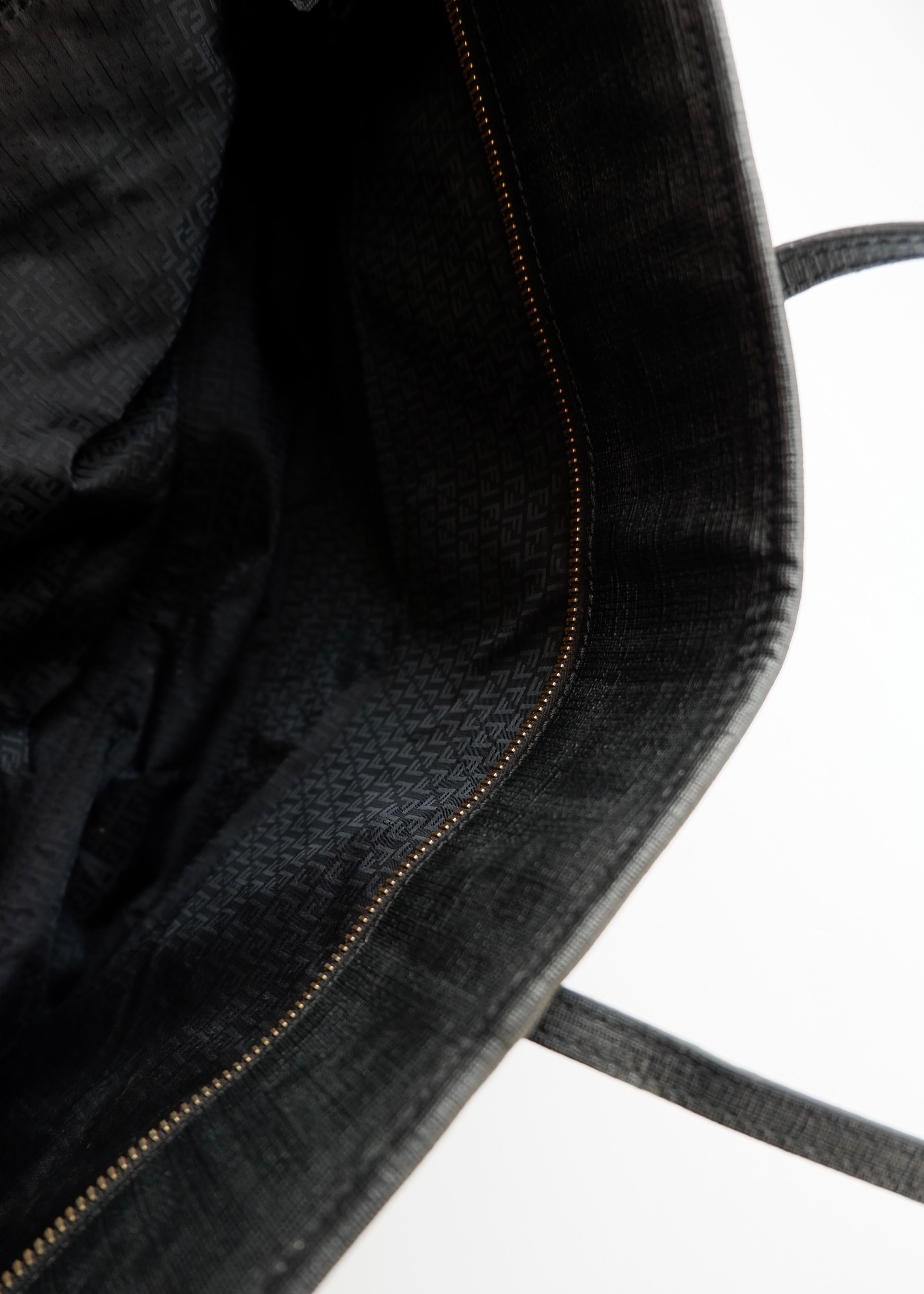 Sac cabas Fendi Zucca en toile enduite noire d'occasion authentique