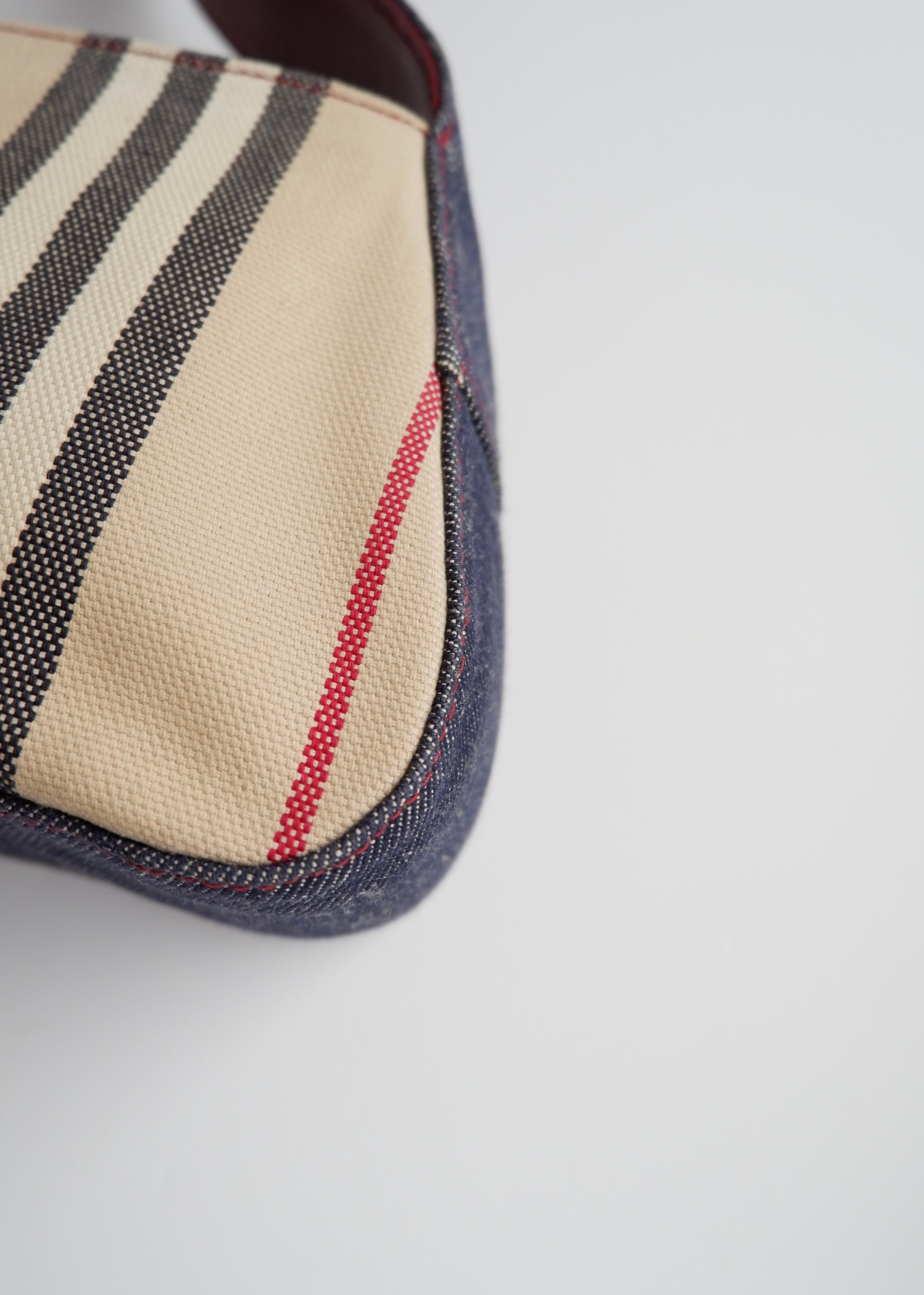 Sac porté épaule Burberry Novacheck/Denim vintage authentique d'occasion