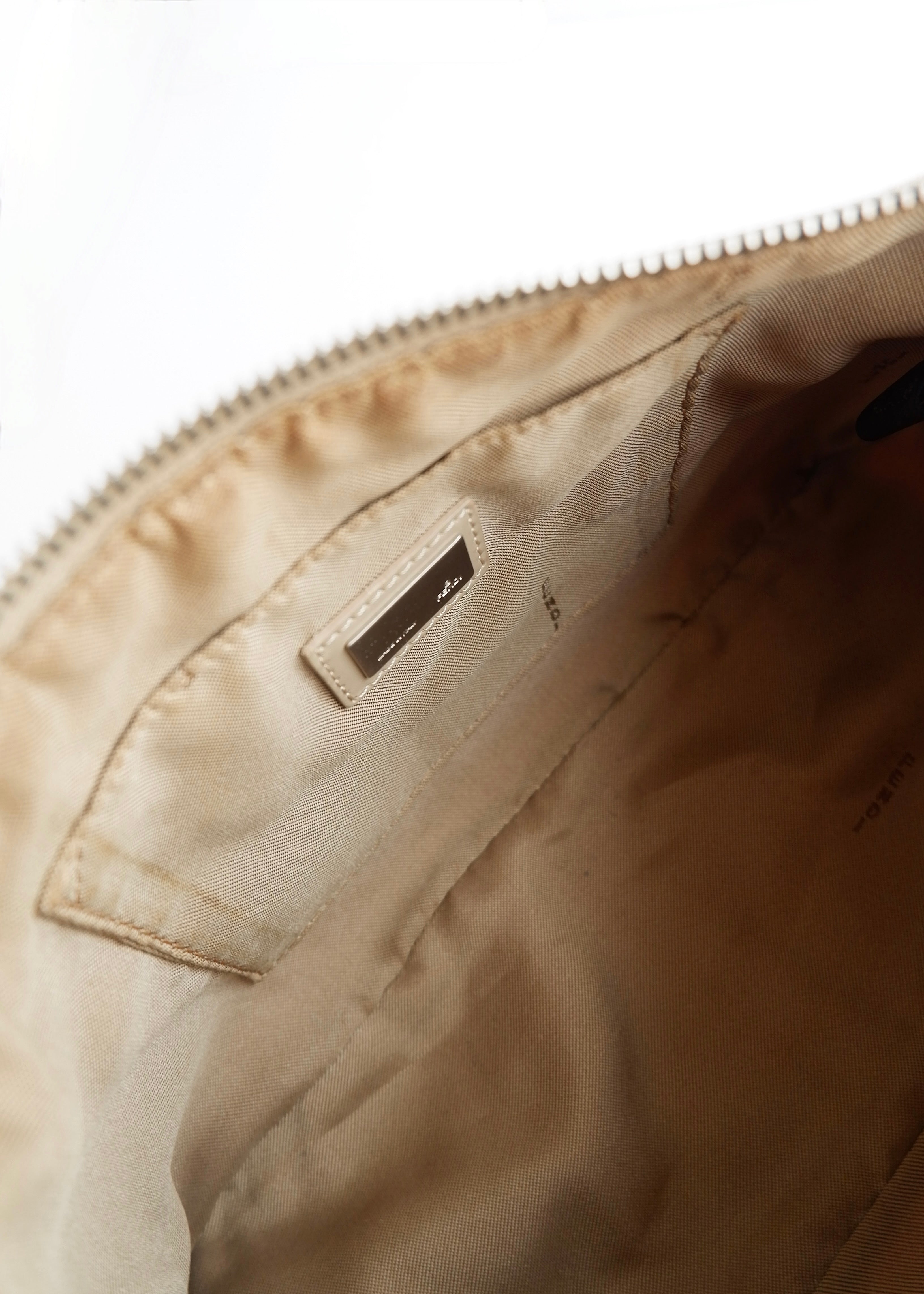 Authentique sac porté épaule Fendi Zucchino Pochette beige d'occasion