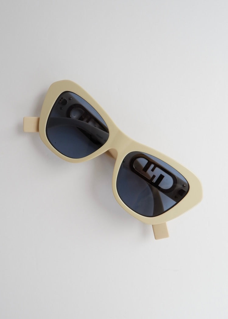 Preowned Fendi Beige Acetate Cat Eye Sunglasses