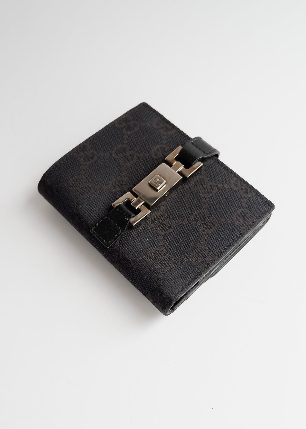 Preowned Gucc Black GG Canvas Compact Jackie Wallet