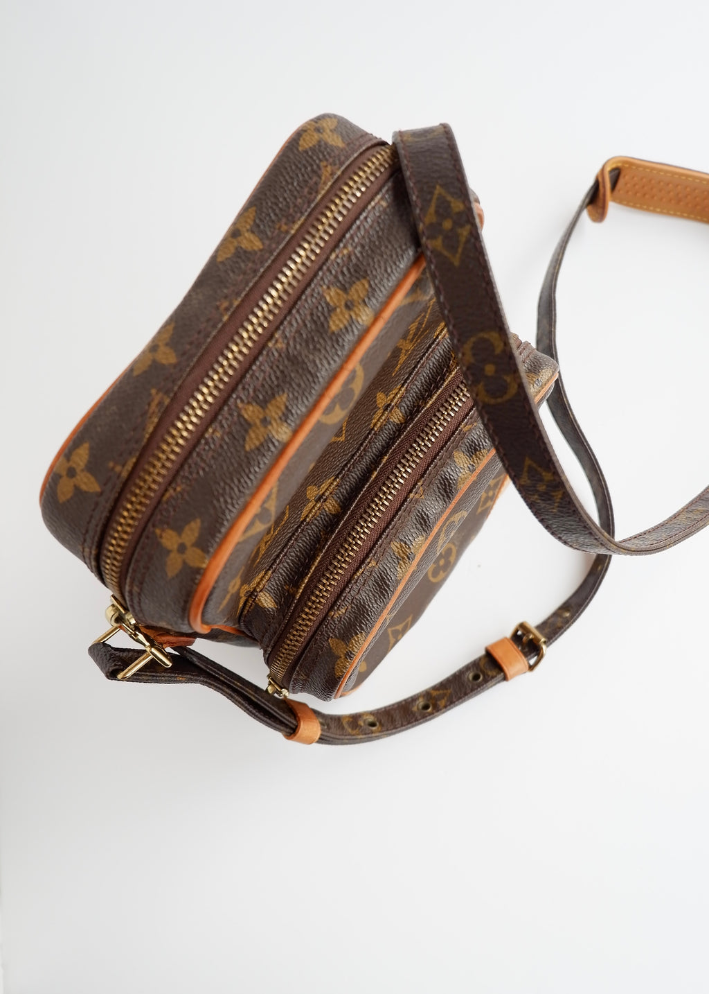 Sac bandoulière Louis Vuitton Monogram Amazone d'occasion authentique