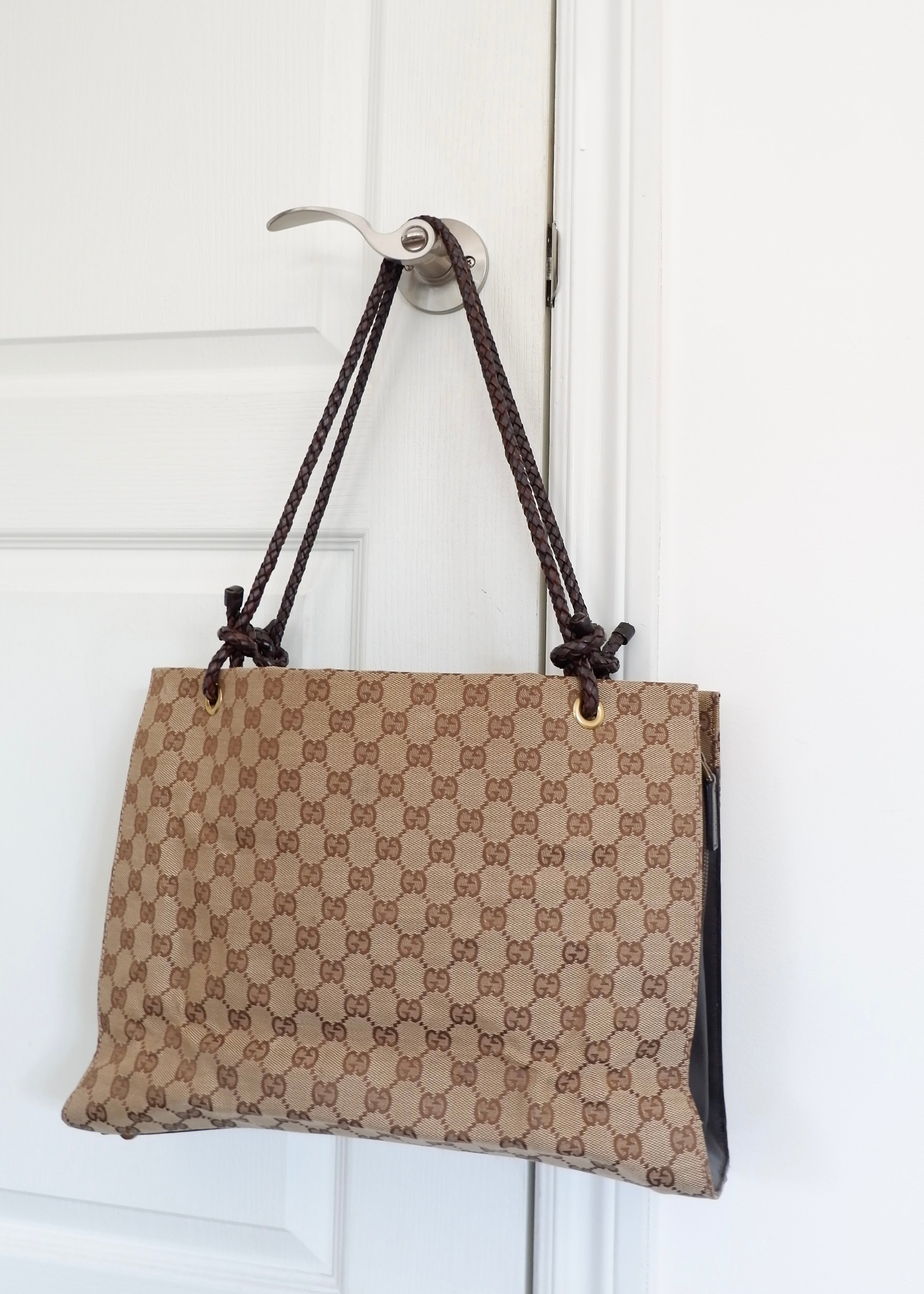Sac fourre-tout Gucci d'occasion authentique en toile GG marron avec anse en cuir tressé