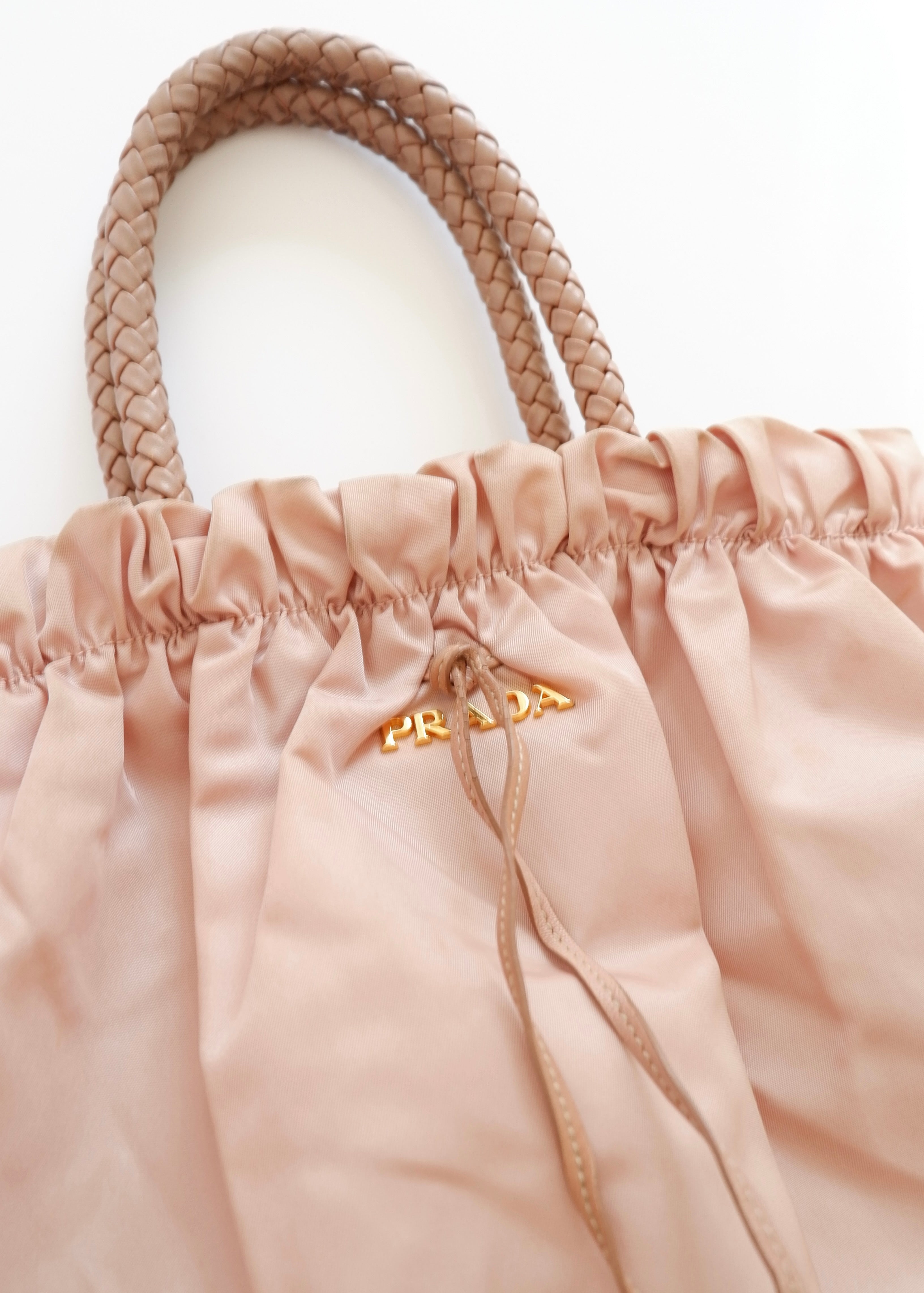 Sac Prada en nylon rose poudré deux en un authentique et d'occasion