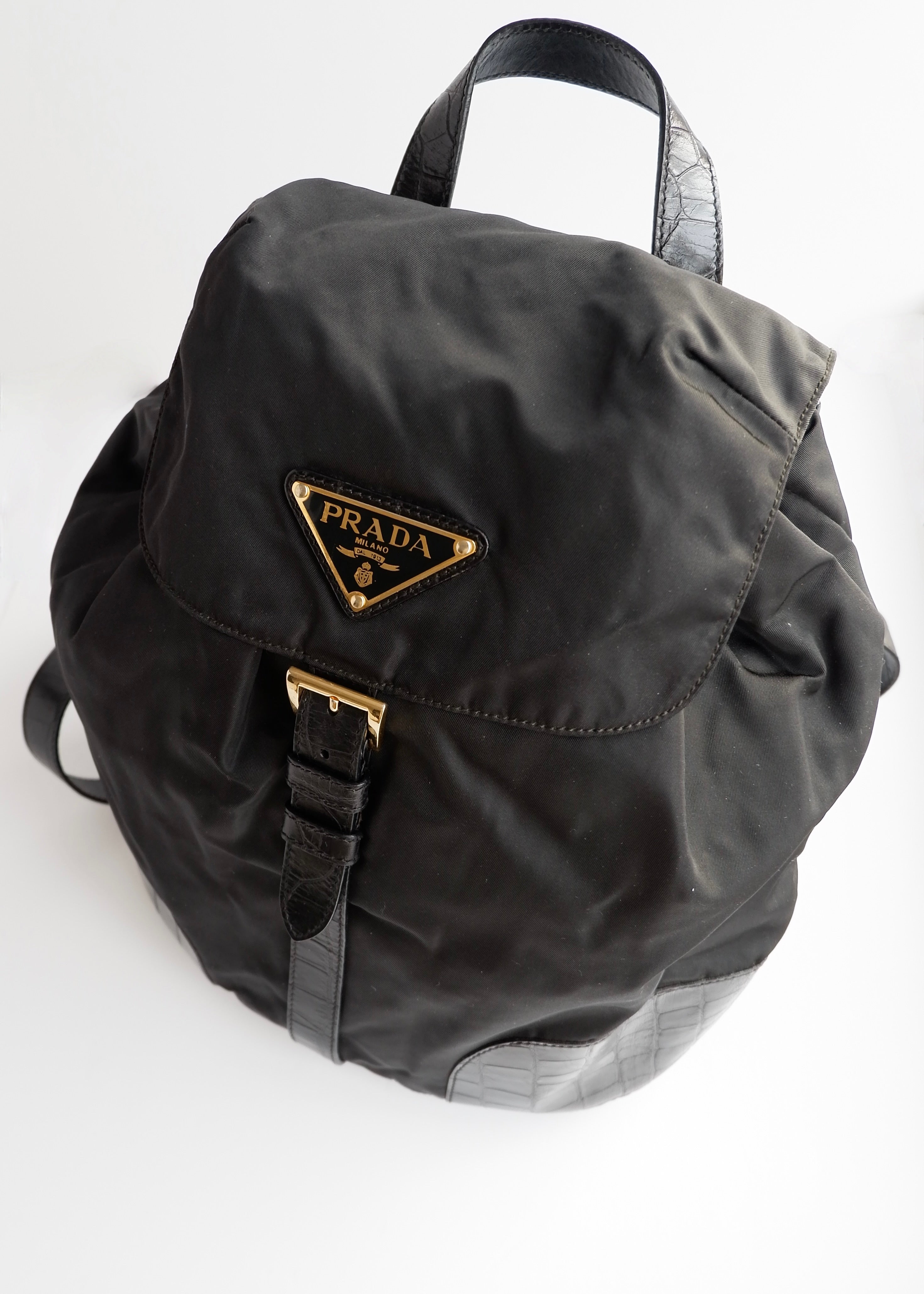 Sac à dos Prada authentique d'occasion en nylon et cuir noir