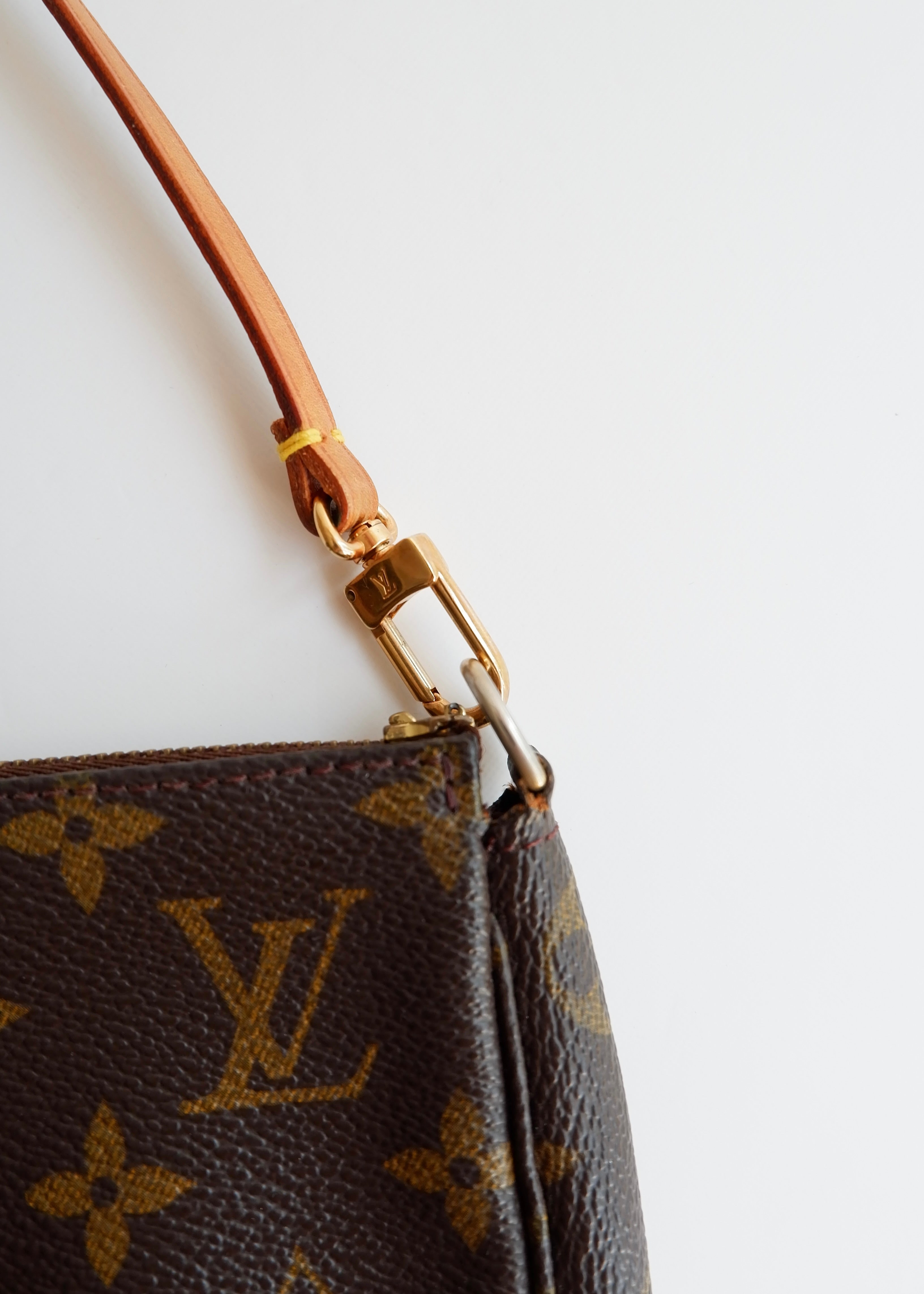 Pochette Accessoires Louis Vuitton Monogram Authentique d'occasion