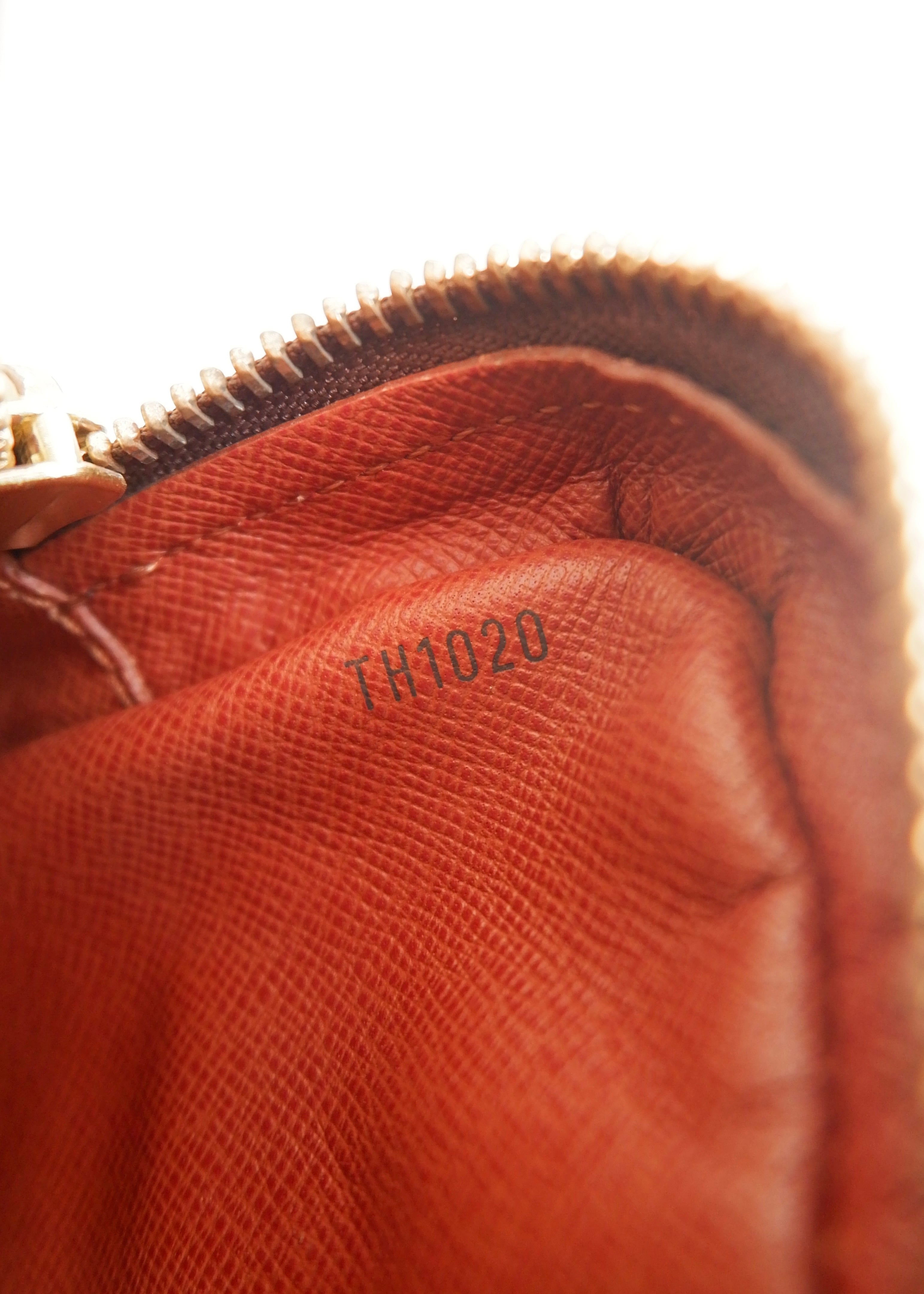 Preowned Louis Vuitton Monogram Amazone Crossbody Bag