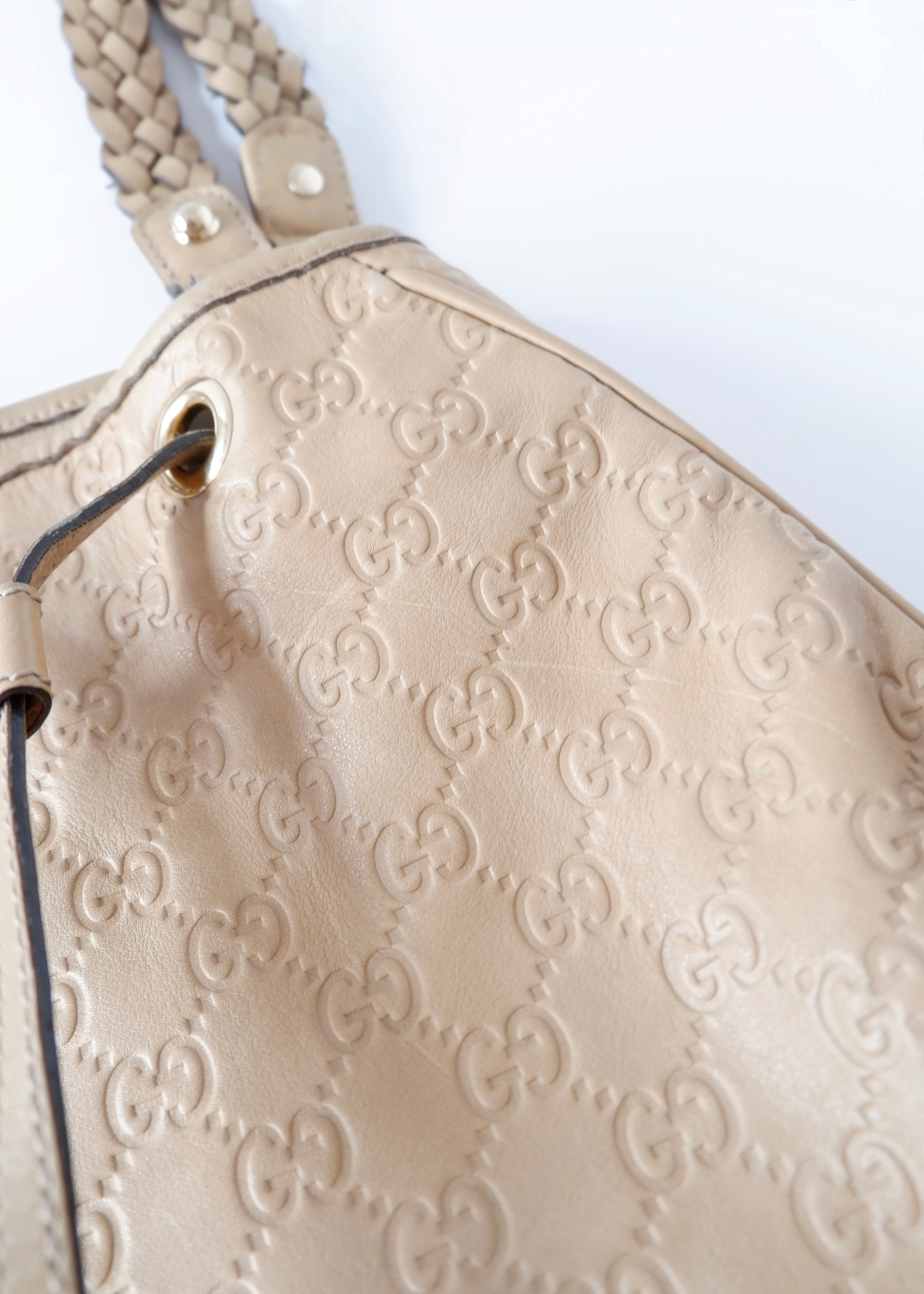 Authentic Preowned Gucci Beige Leagther Guccissima Peggy Tassel Shoulder Bag
