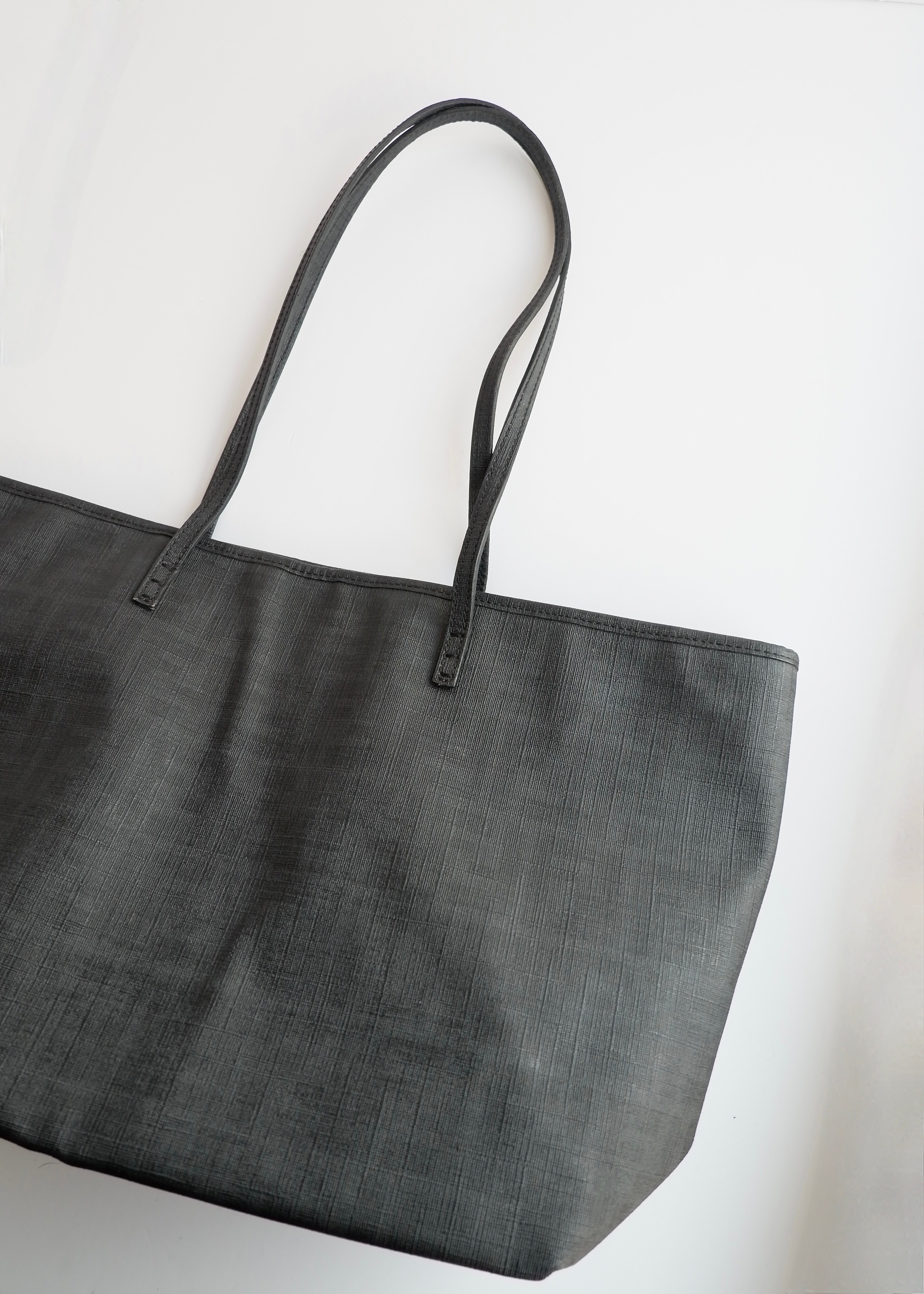 Sac cabas Fendi Zucca en toile enduite noire d'occasion authentique