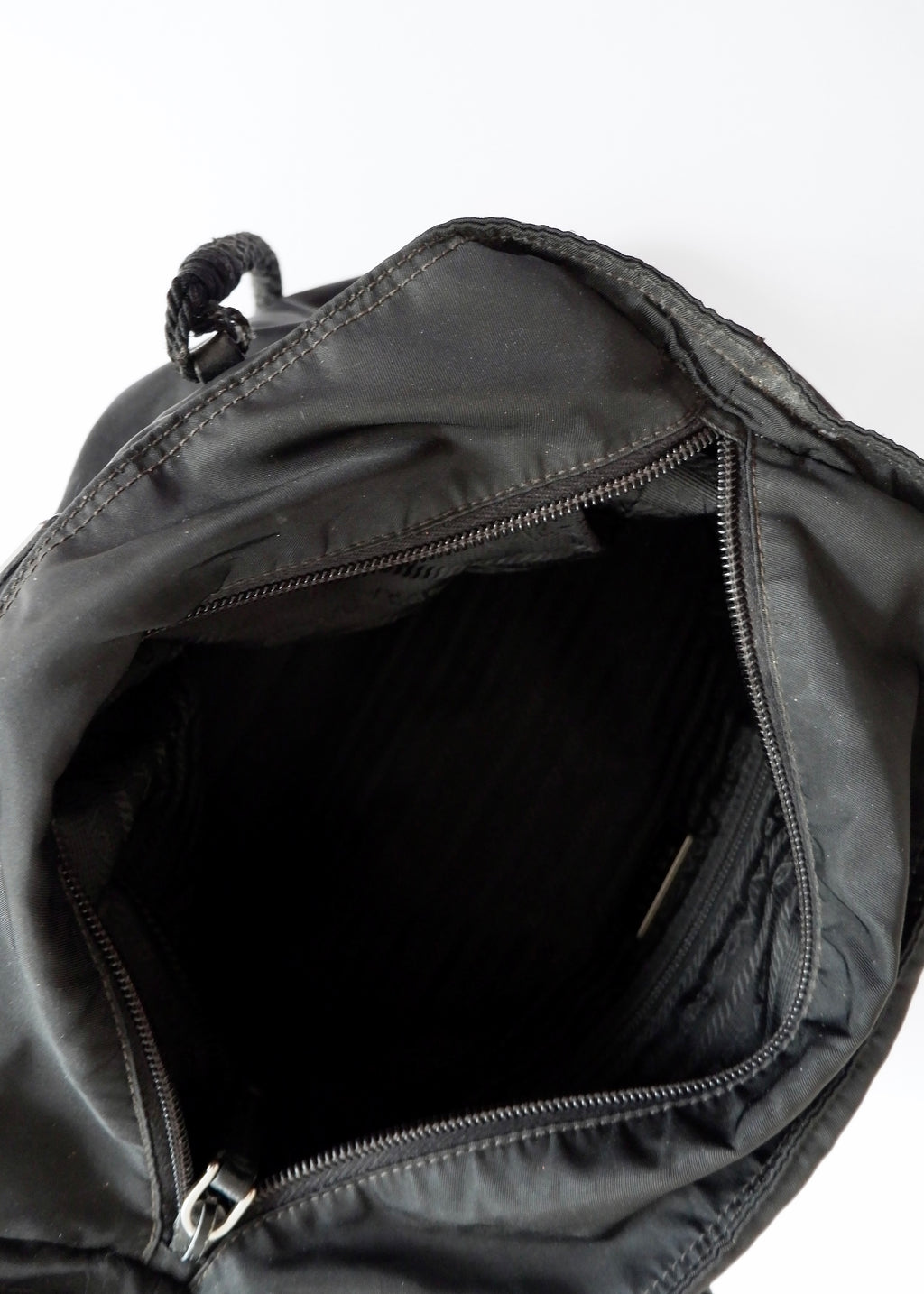 Authentique fourre-tout en nylon noir Prada d'occasion
