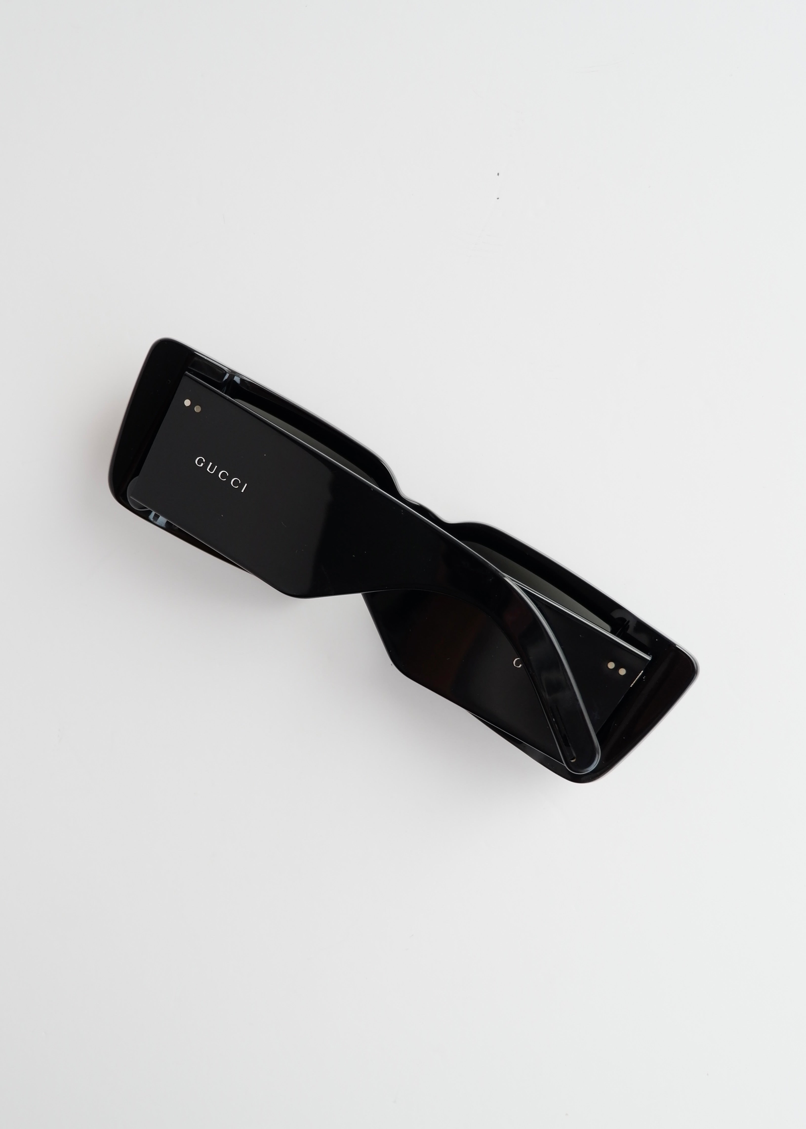 Authentiques lunettes de soleil Gucci d'occasion à monture rectangulaire noire