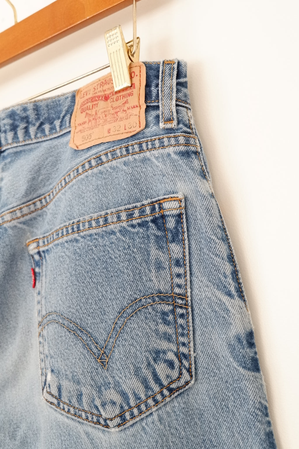 Levis 505 Medium Wash Jeans - 31