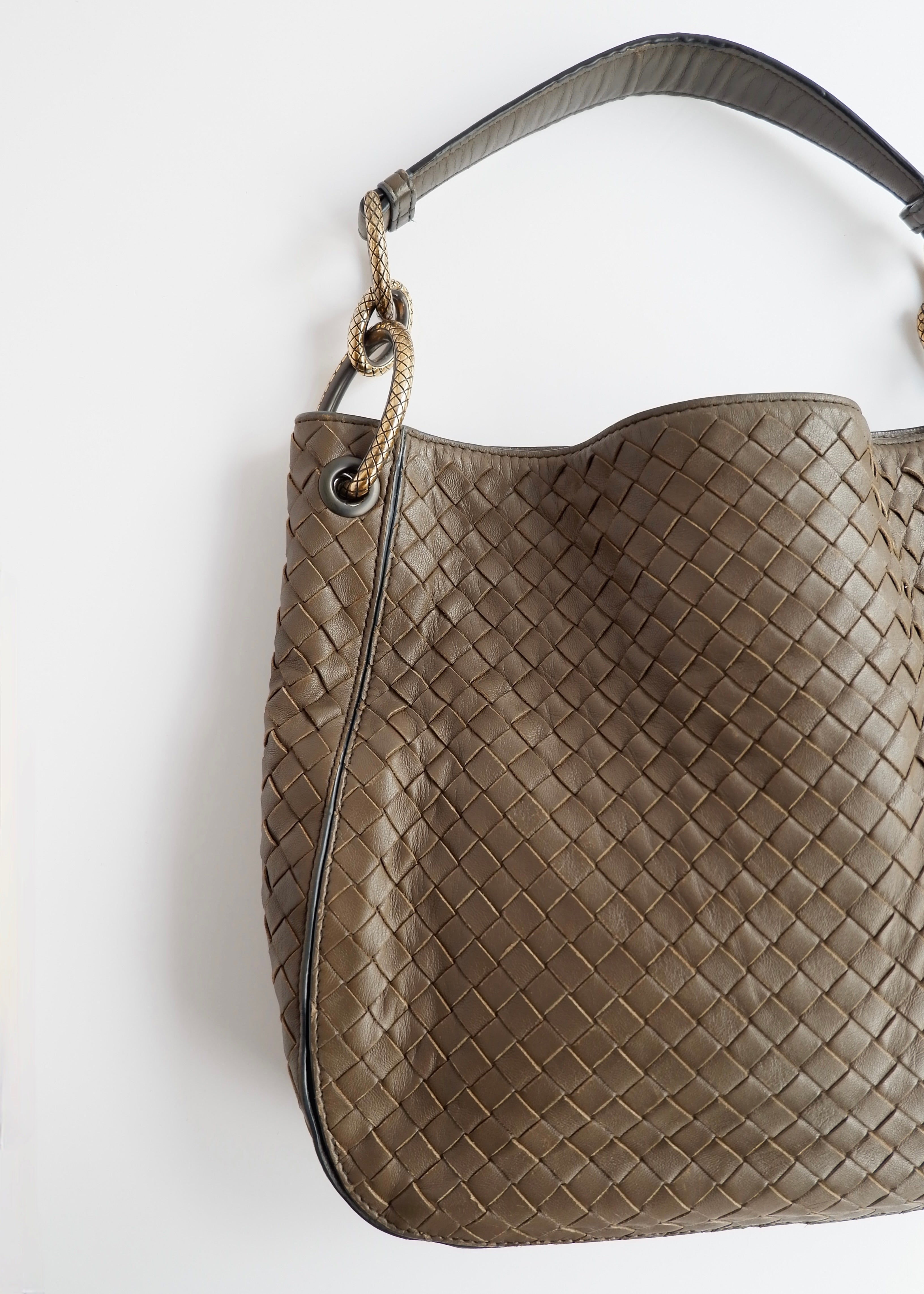 Sac à bandoulière Bottega Veneta Intrecciato kaki authentique d'occasion