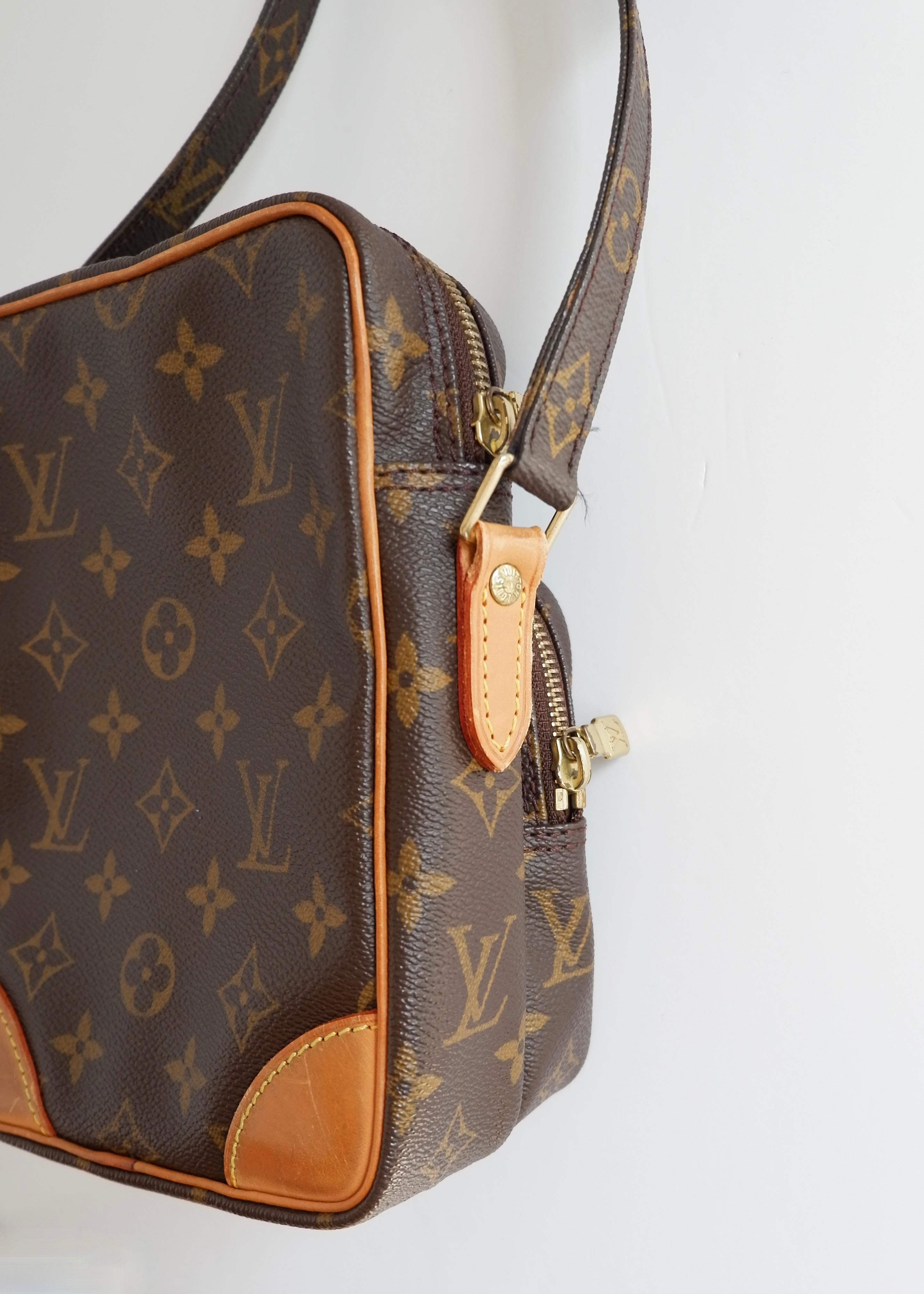 Preowned Louis Vuitton Monogram Amazone Crossbody Bag