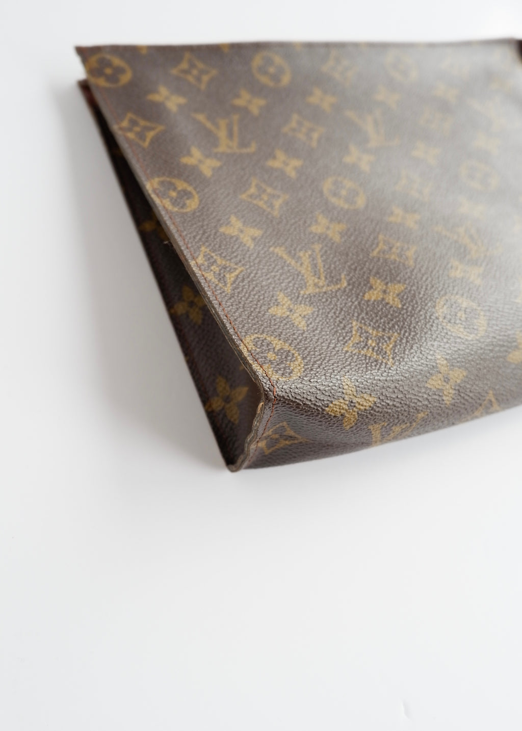 Authentic Preowned Vintage Louis Vuitton Mongram Toiletry 26