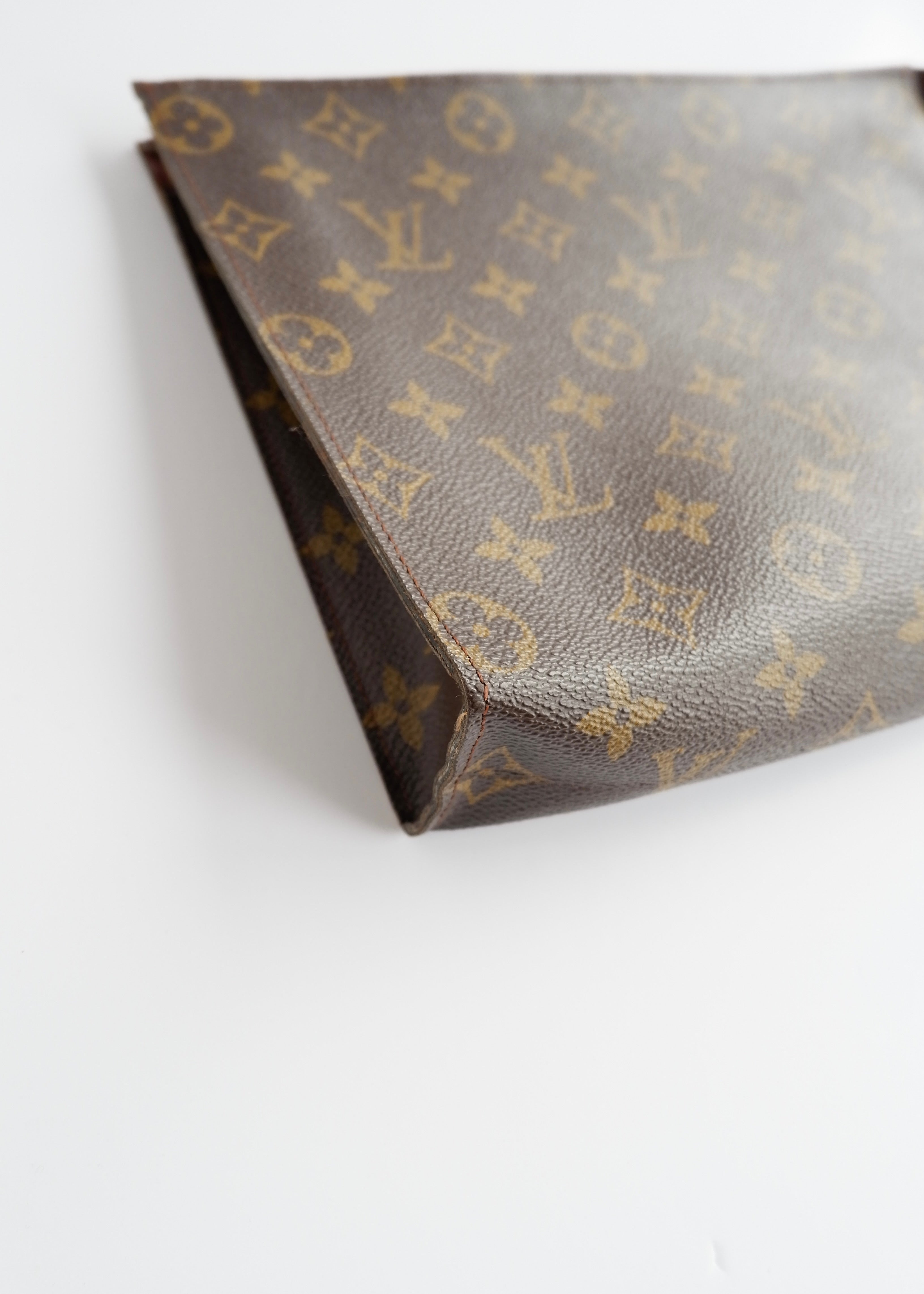 Authentic Preowned Vintage Louis Vuitton Mongram Toiletry 26