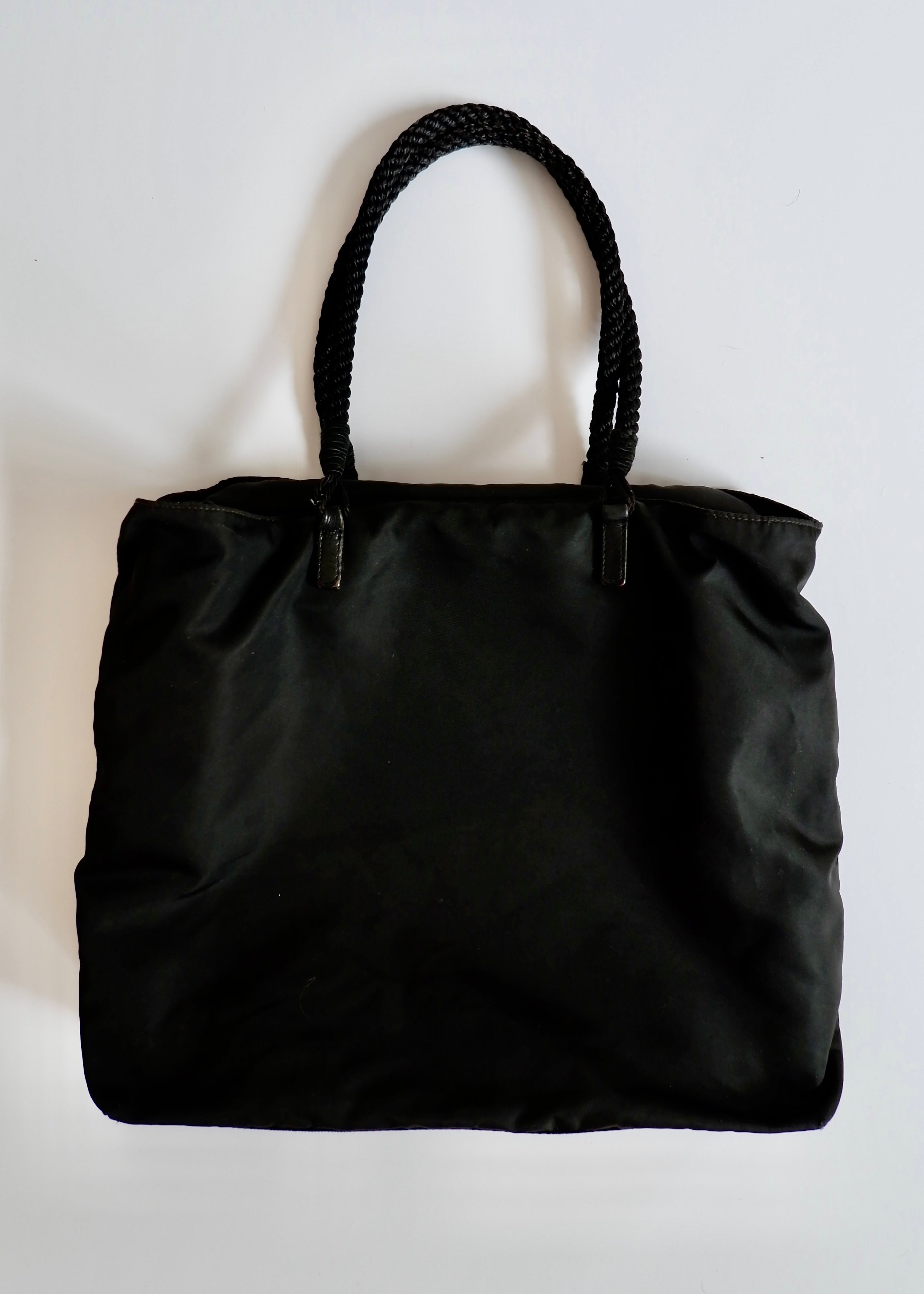 Authentique fourre-tout en nylon noir Prada d'occasion