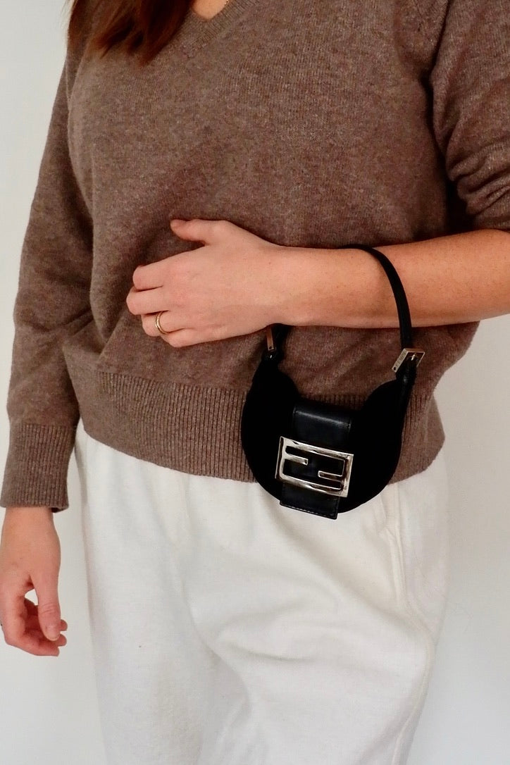 Authentique sac Fendi Micro Croissant en tissu noir d'occasion