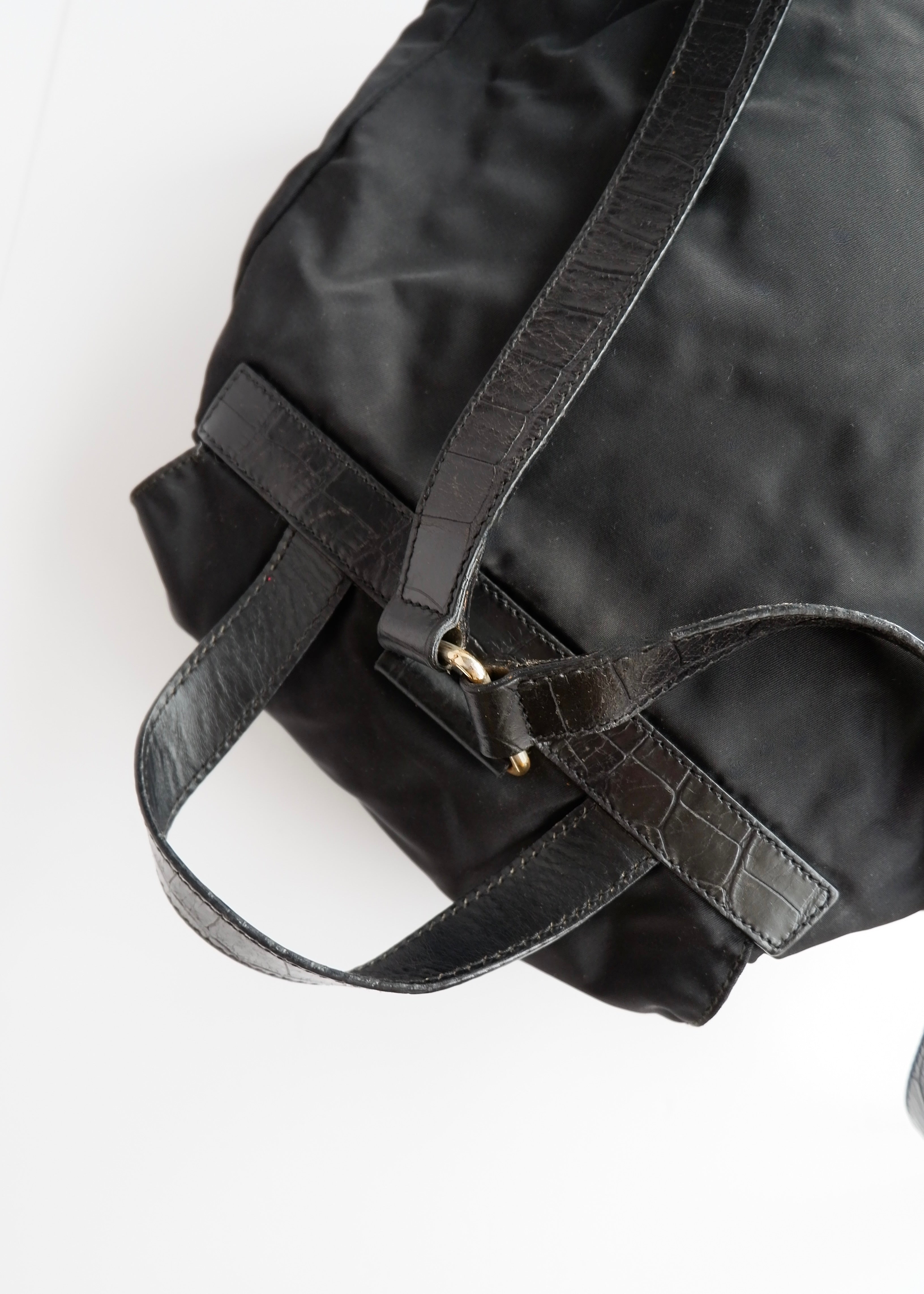 Sac à dos Prada authentique d'occasion en nylon et cuir noir