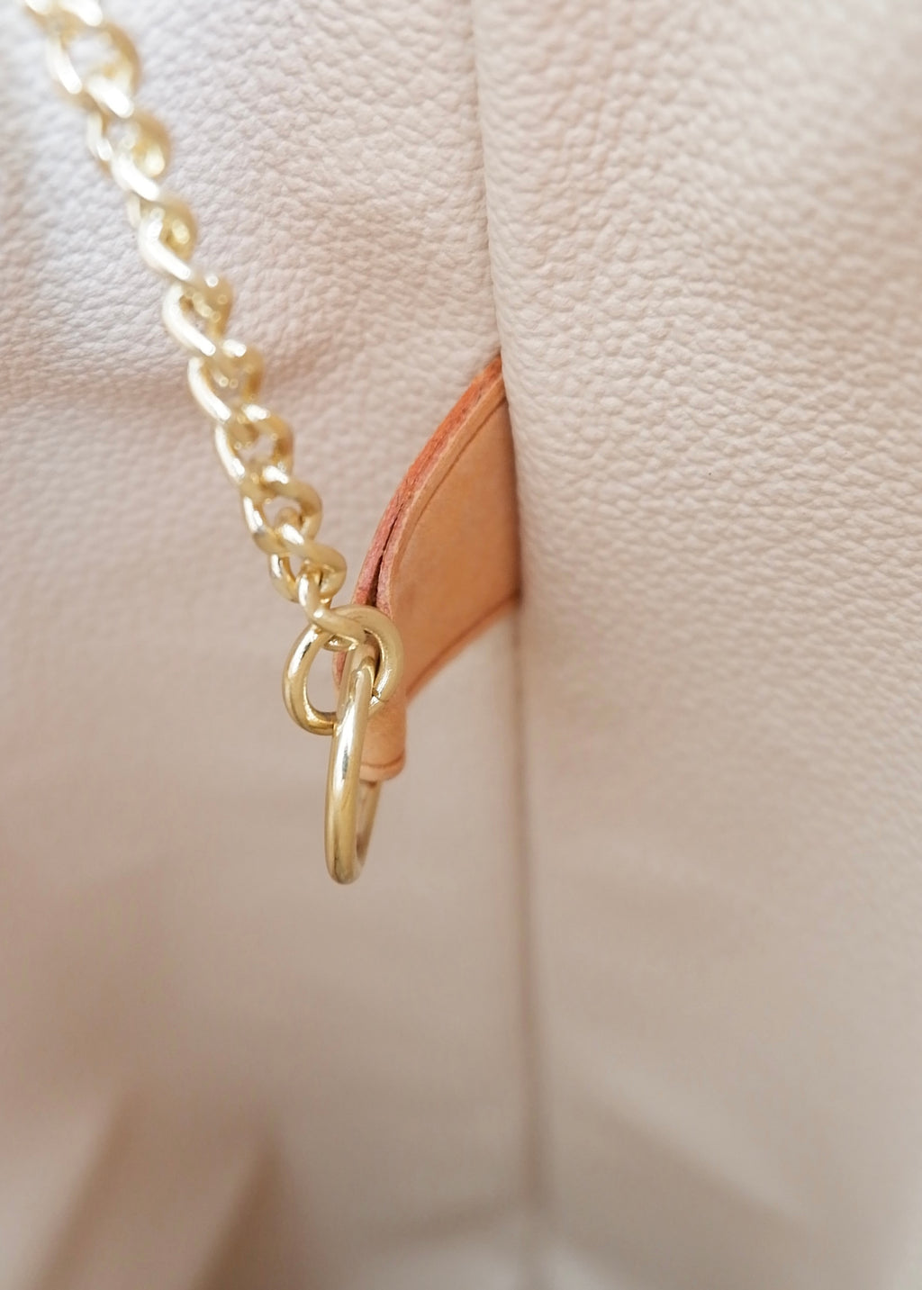 Preowned Louis Vuitton Monogram Bucket Bag GM W. Pouch