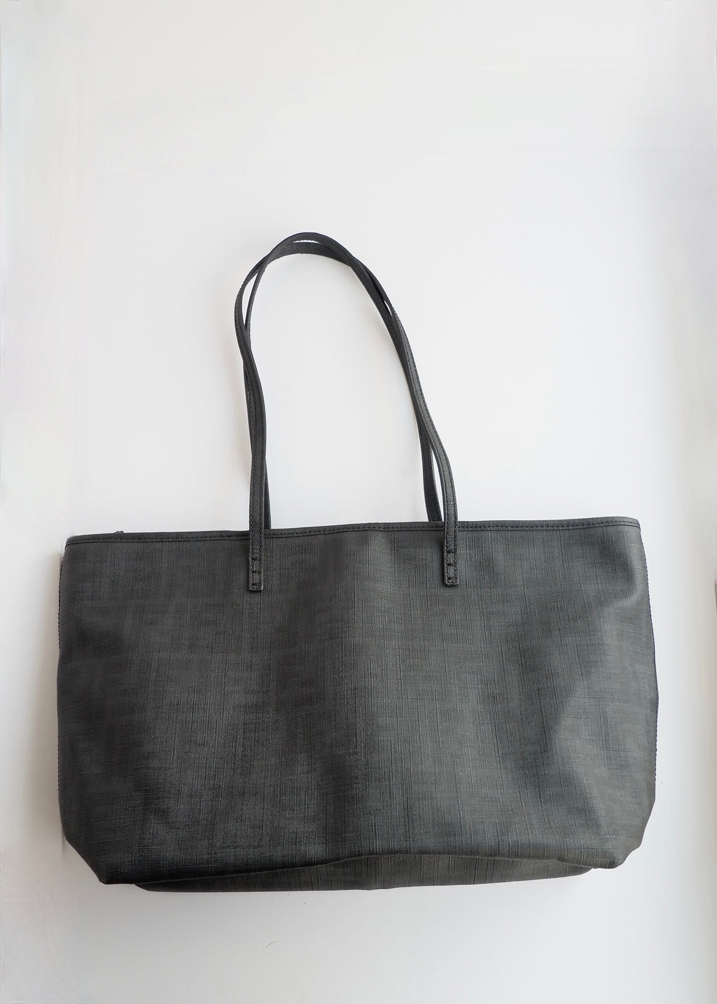 Sac cabas Fendi Zucca en toile enduite noire d'occasion authentique