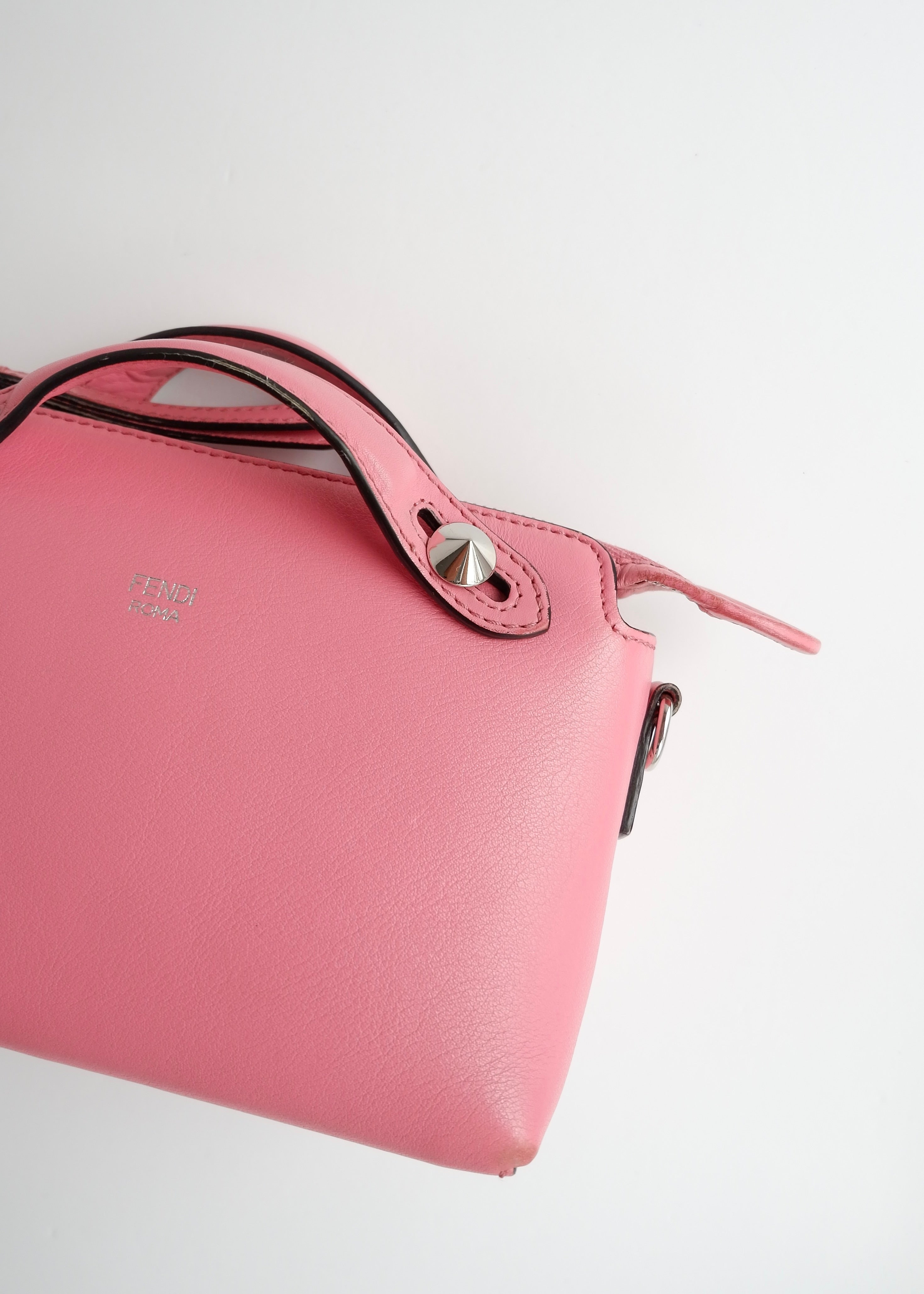 Authentique sac Fendi Mini By The Way en cuir rose d'occasion