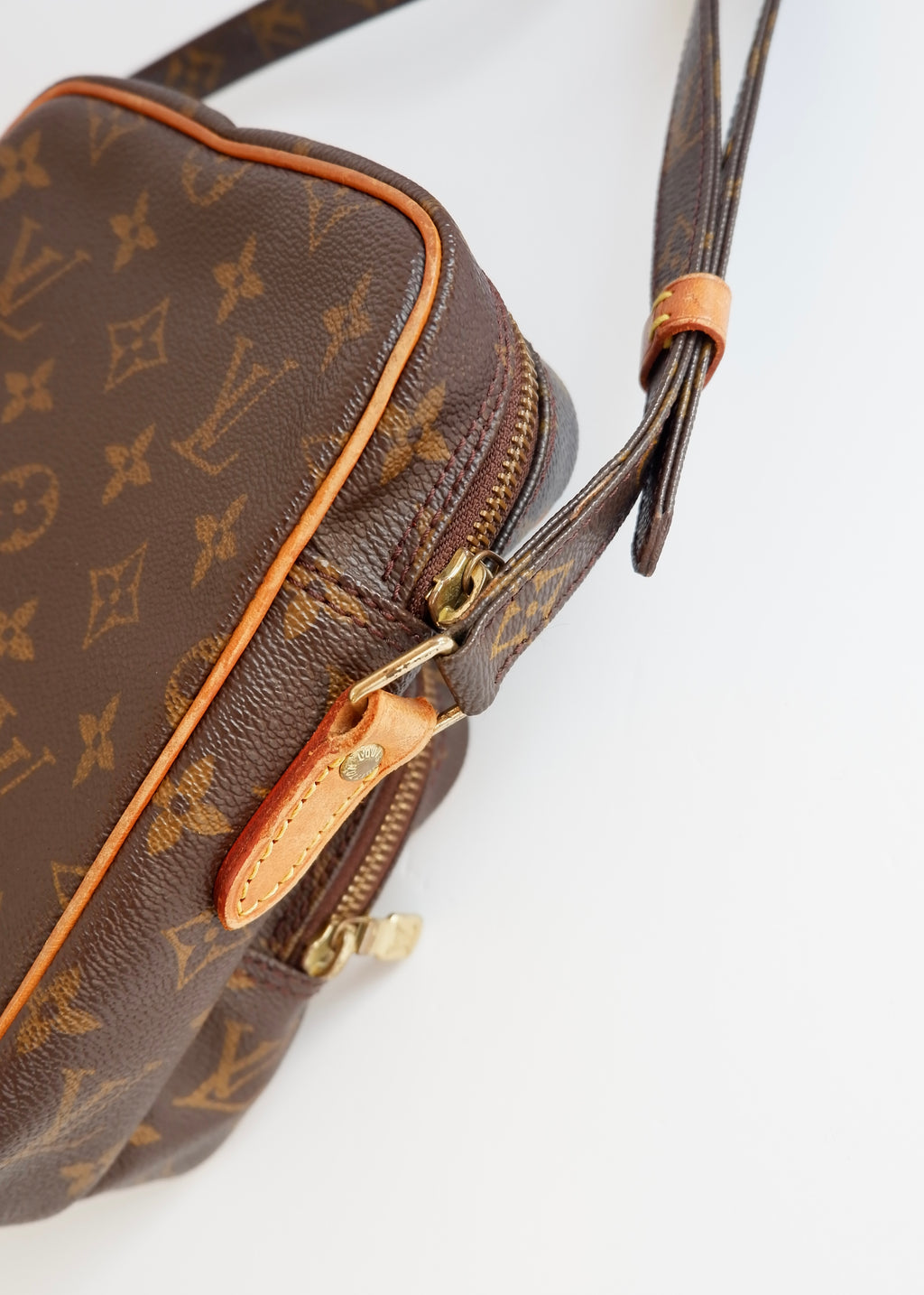 Sac bandoulière Louis Vuitton Amazone Monogram authentique d'occasion