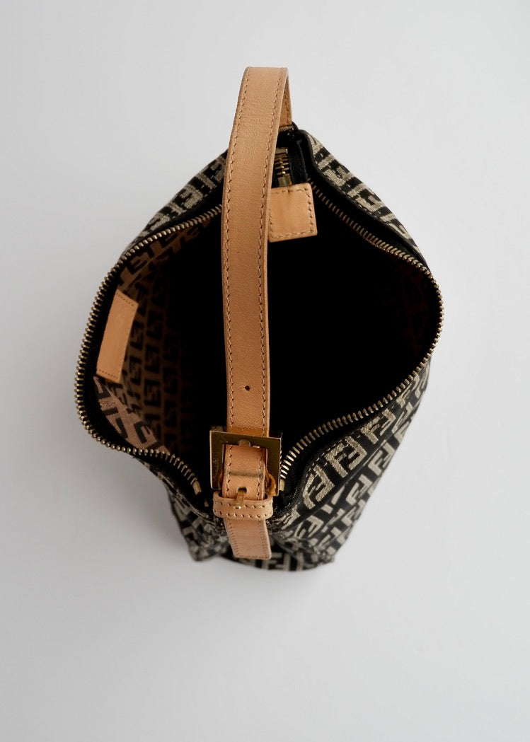 Authentique pochette Fendi d'occasion en toile/cuir Zucchino noire
