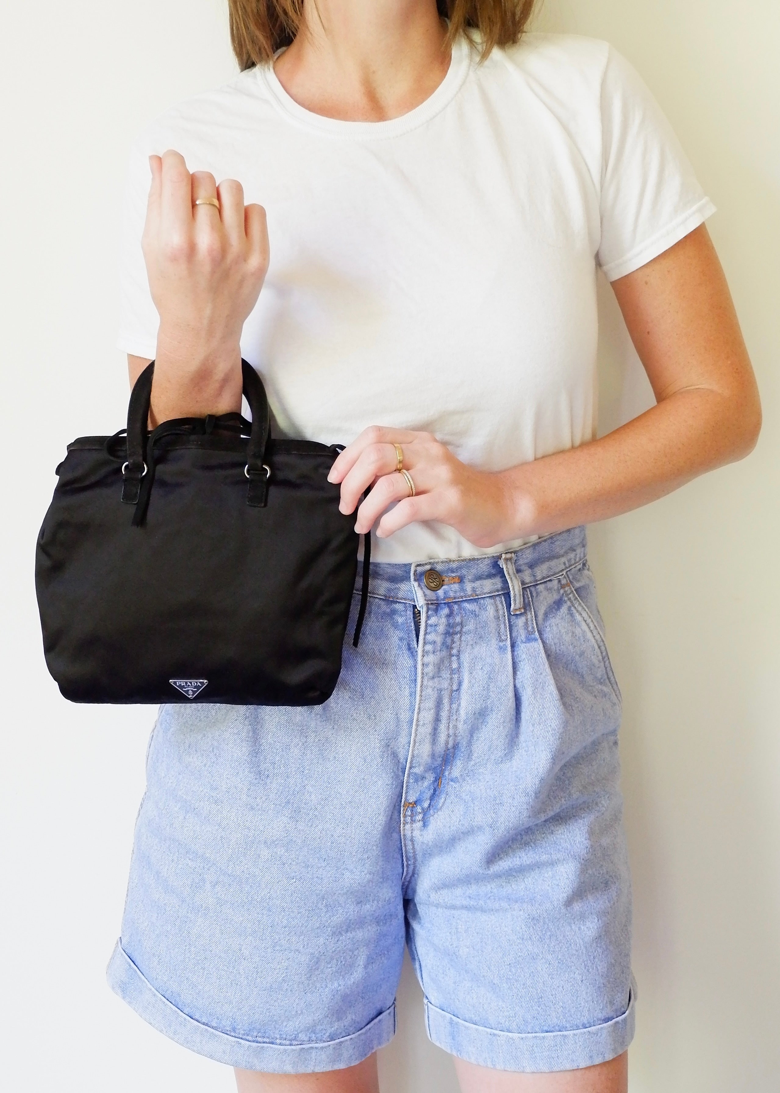 Authentique Sac à main Prada Noir en satin, petit modèle, d'occasion