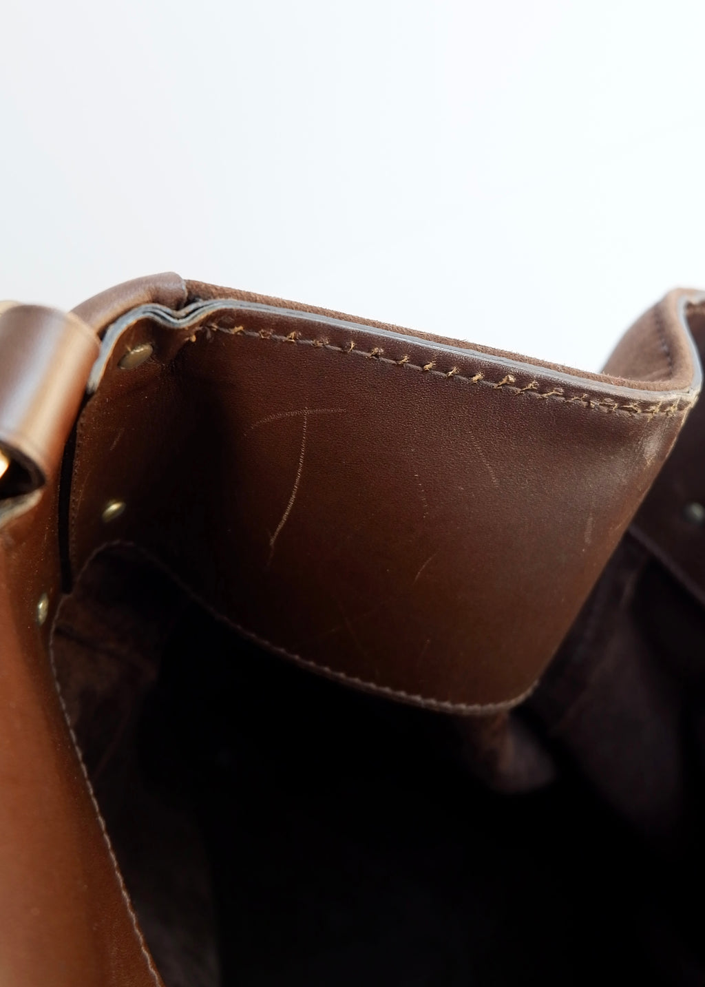 Sac à bandoulière hobo Gucci en daim marron authentique d'occasion