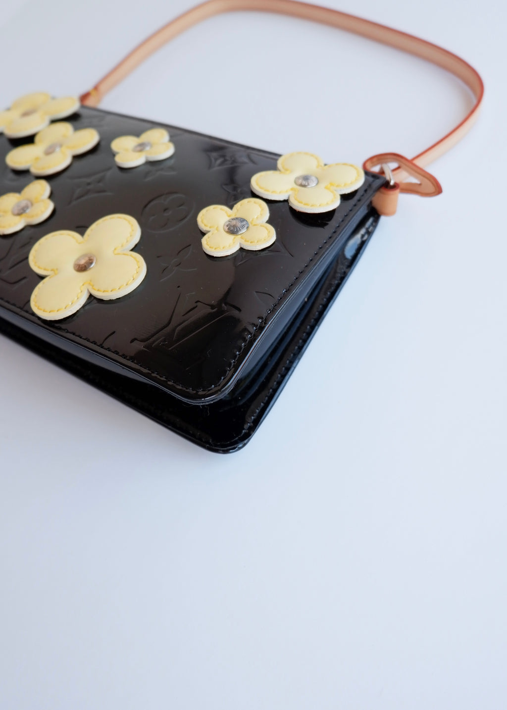Pochette Louis Vuitton Lexington en Vernis Amarante Fleuri authentique d'occasion