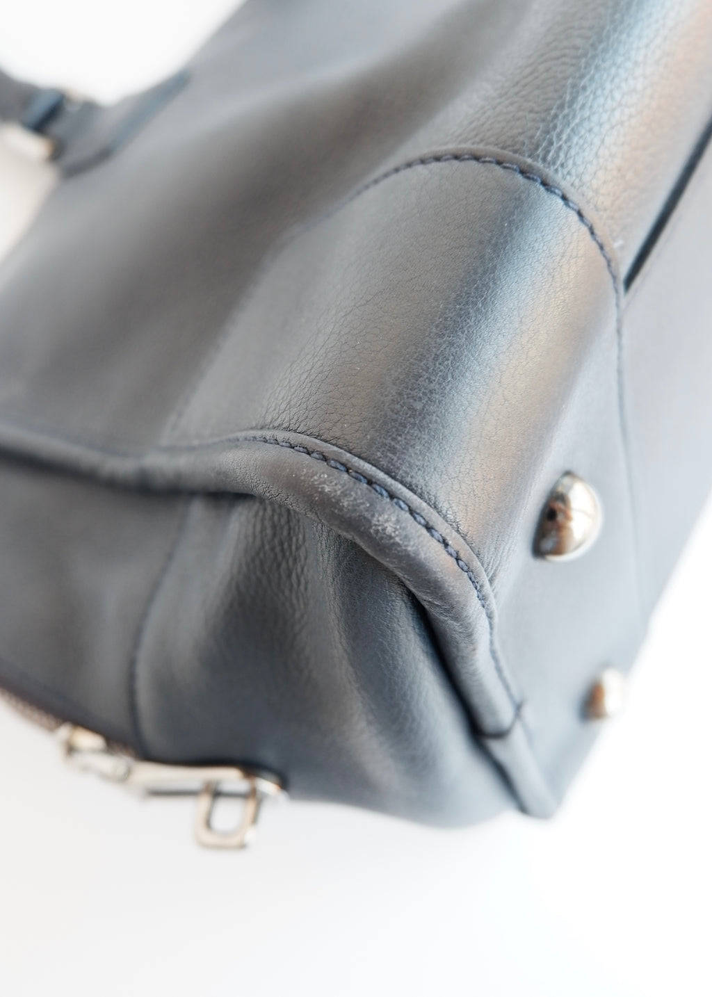 Sac à main Loewe Amazona authentique d'occasion en cuir bleu marine