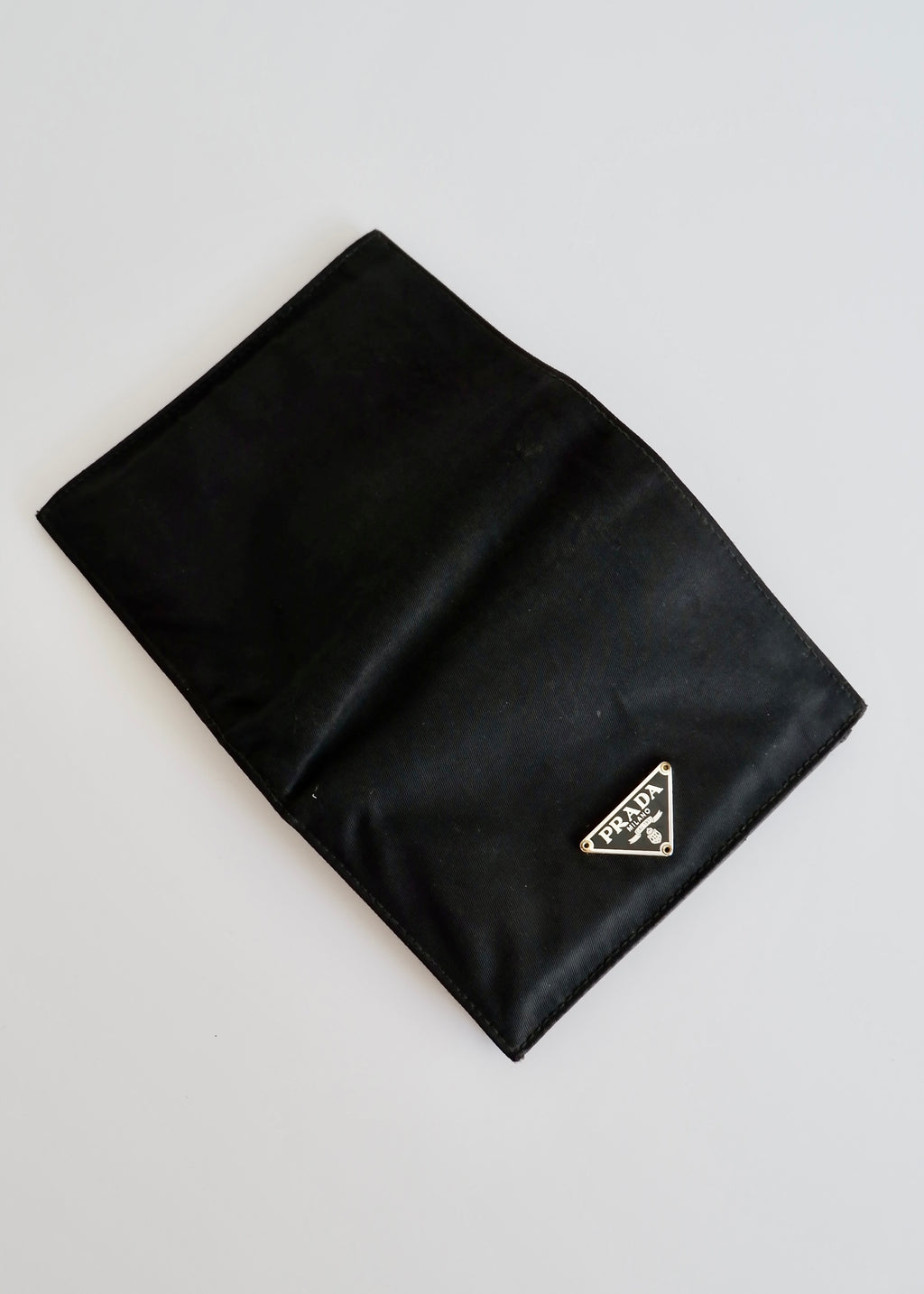 Authentique portefeuille BiFold en nylon noir Prada d'occasion
