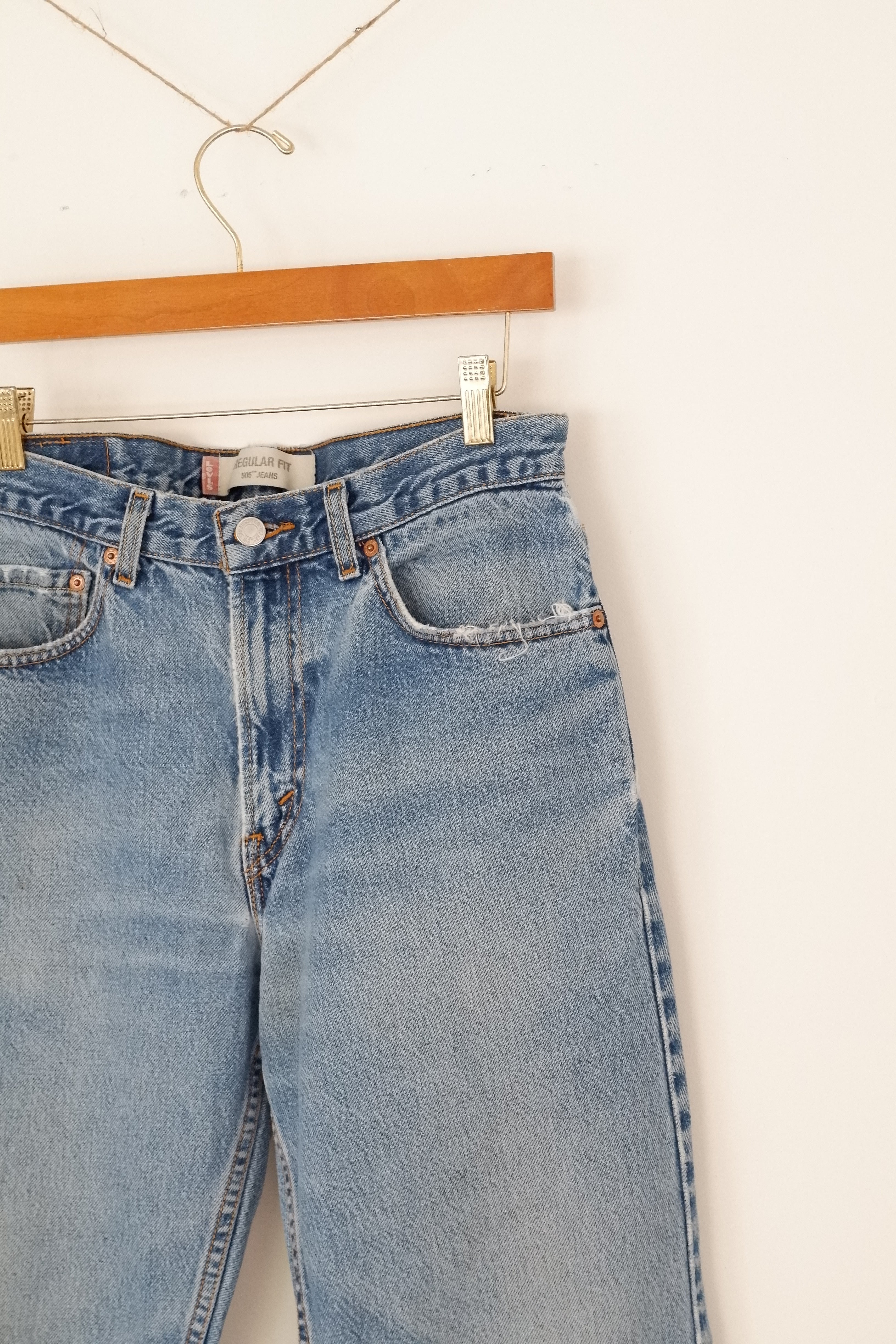Levis 505 Medium Wash Jeans - 31
