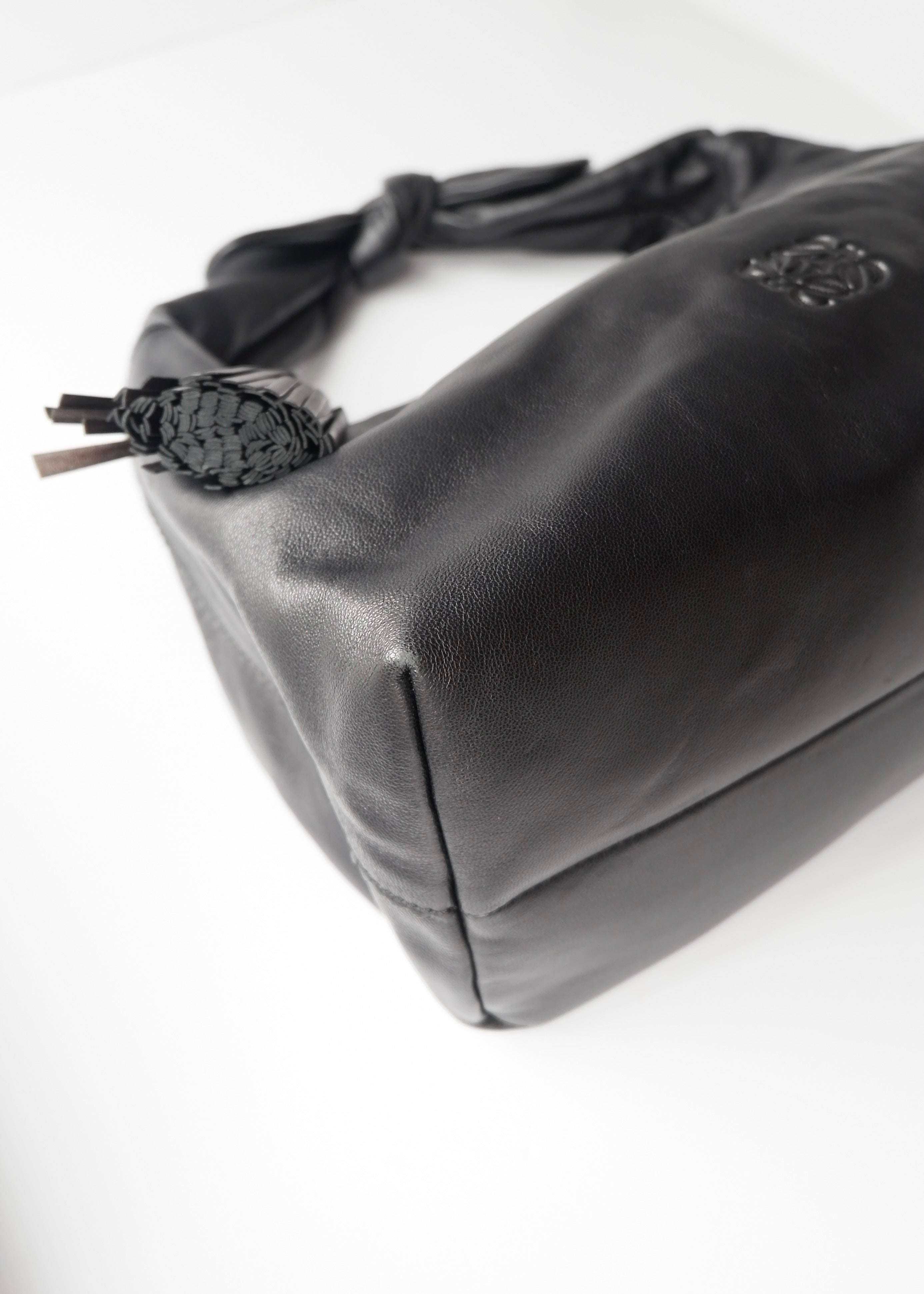 Preowned Loewe Black Leather Hobo Shoulder Bag