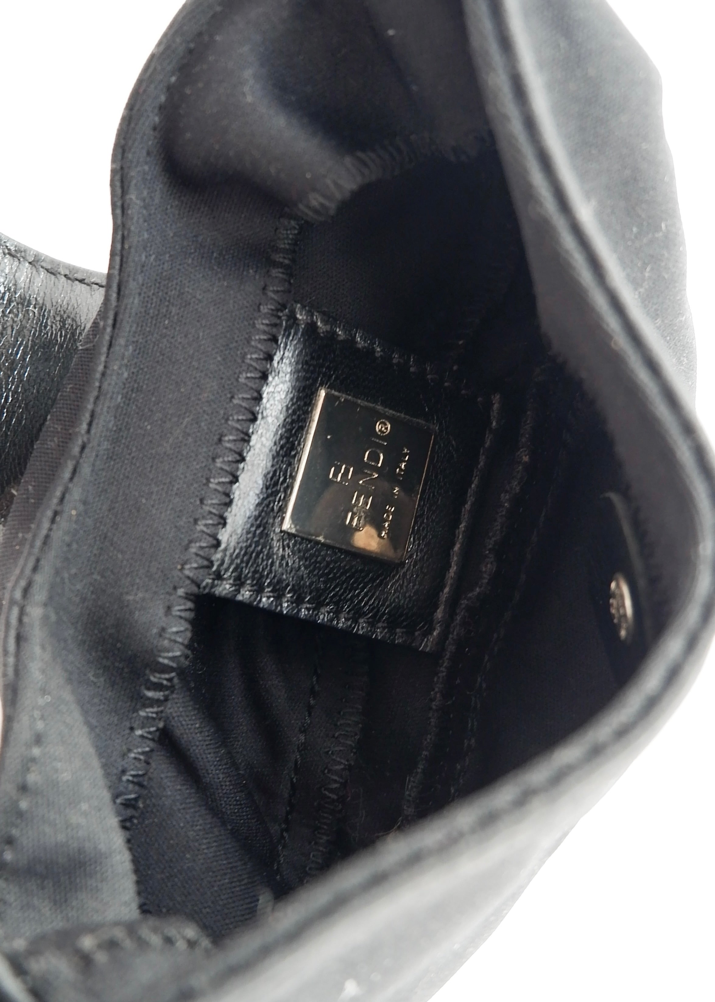 Authentique sac Fendi Micro Croissant en tissu noir d'occasion