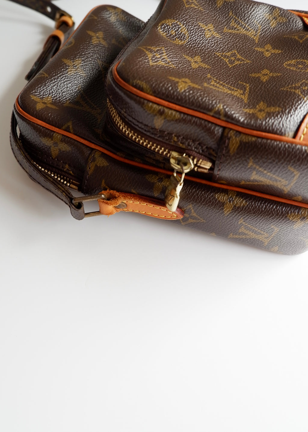 Authentique sac Louis Vuitton Monogram Amazone d'occasion