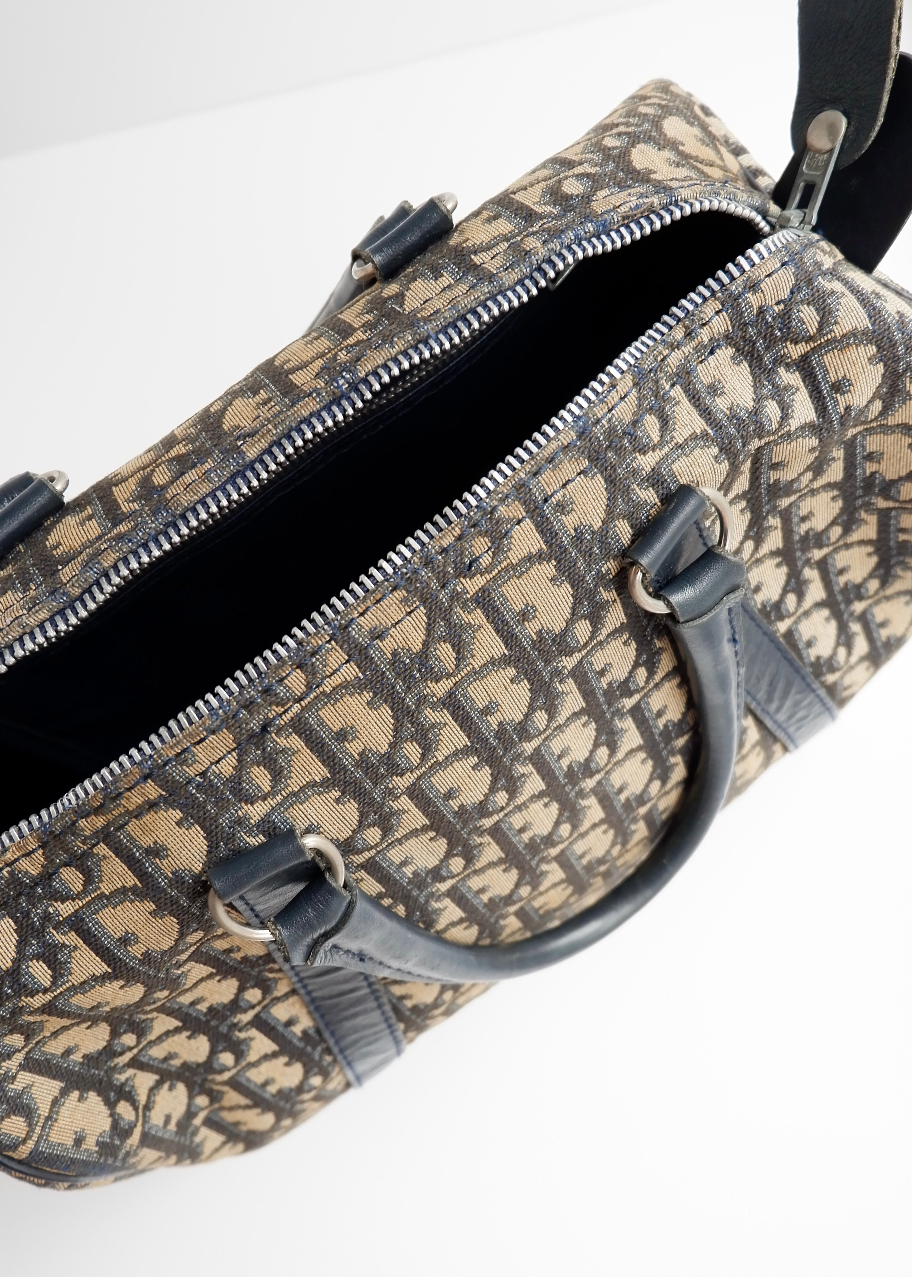 Authentique sac Boston vintage Dior en toile Trotter bleu marine