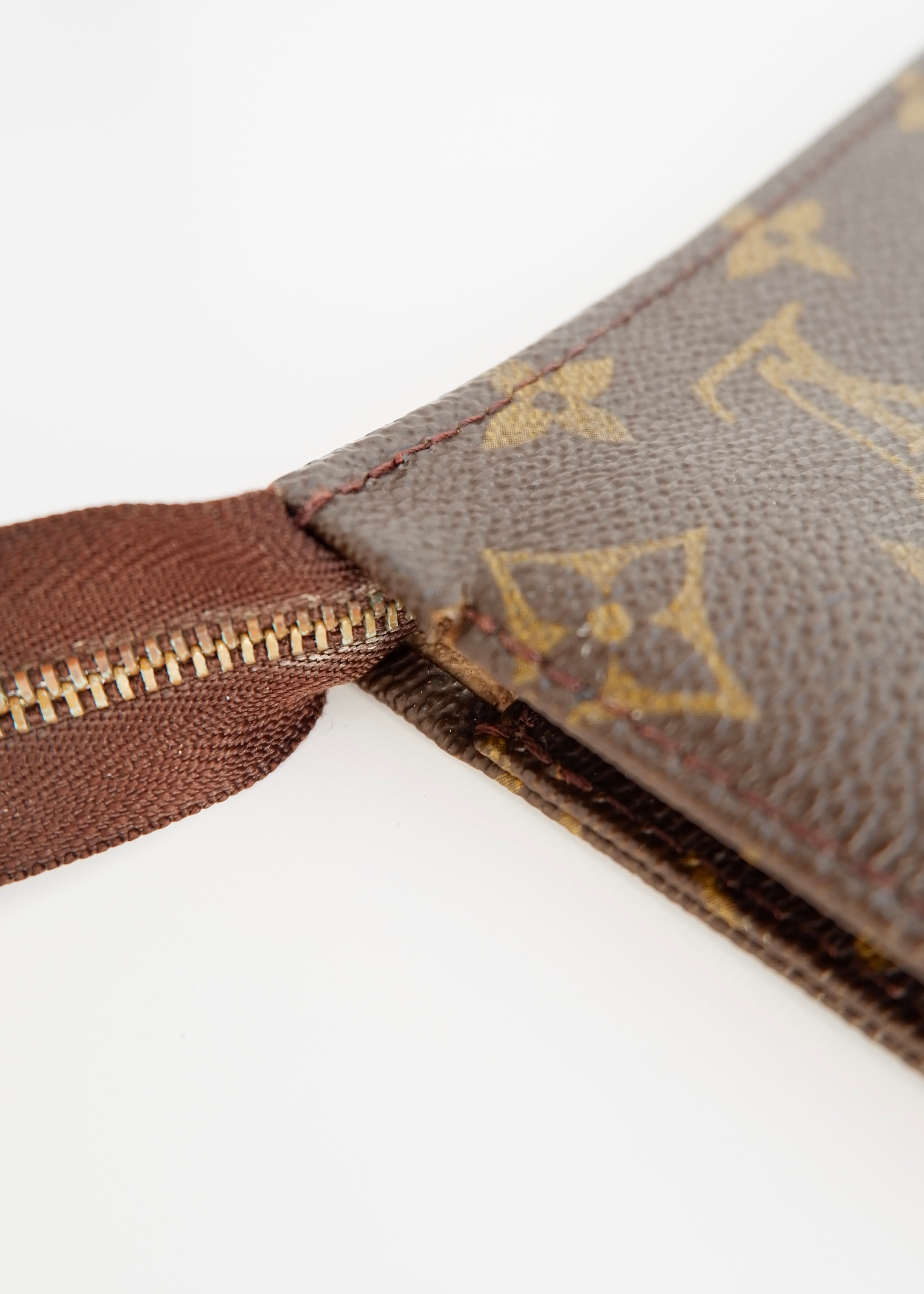 Authentique trousse de toilette monogramme Louis Vuitton d'occasion 26