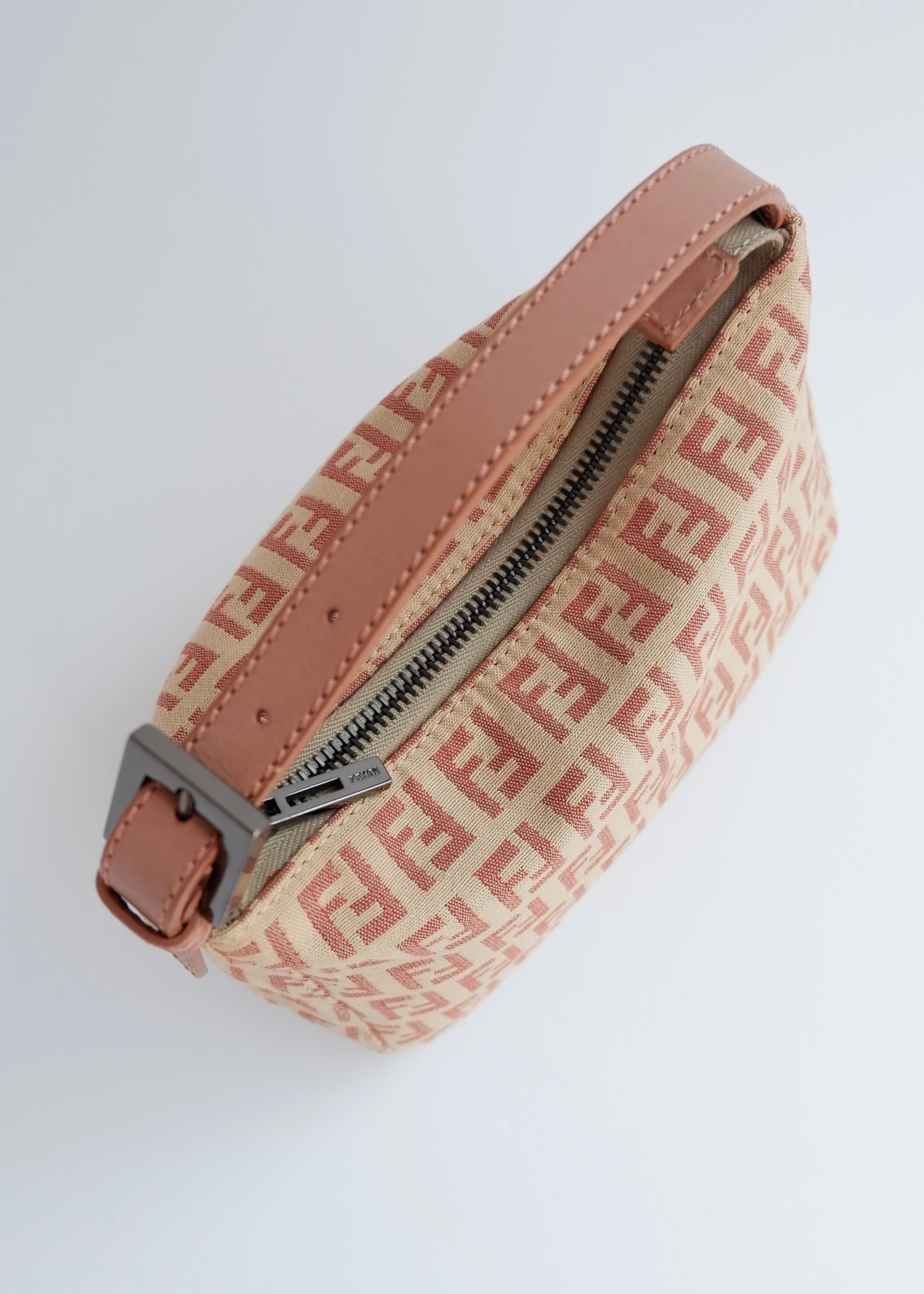Pochette Fendi Zucchino rose poudré authentique d'occasion