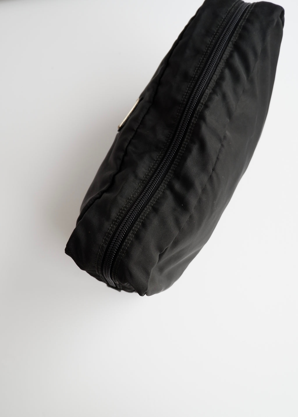 Authentique Pochette Prada Noire en Nylon Grand Modèle d'occasion