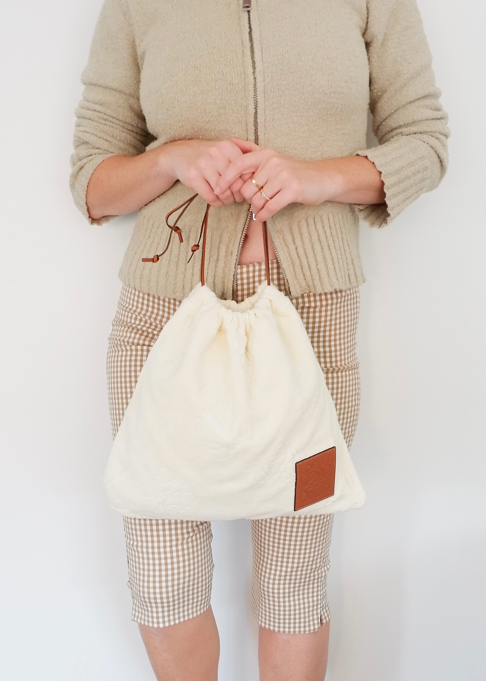 Pochette Loewe x Paula's Ibiza en tissu éponge crème, authentique et d'occasion
