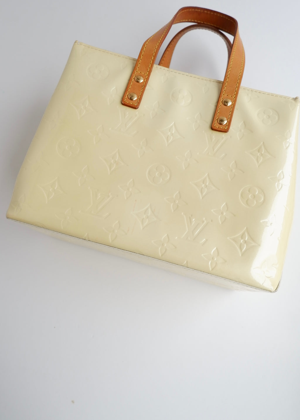 Authentic Preowned Louis Vuitton Off White Monogram Vernis Reade Handbag