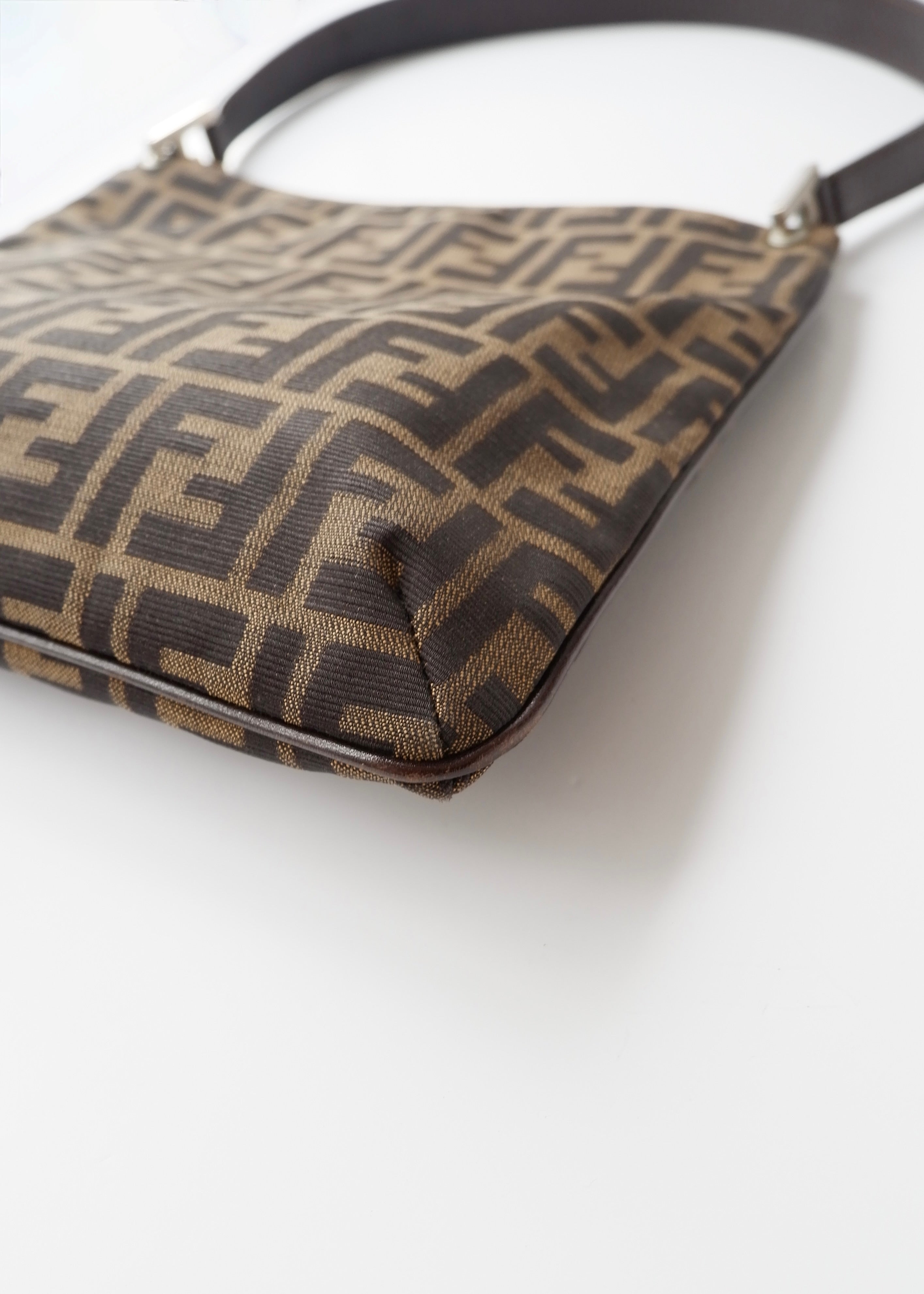 Preowned Vintage Fendi Brown Zucca Canvas/ Leather Shoulder Bag